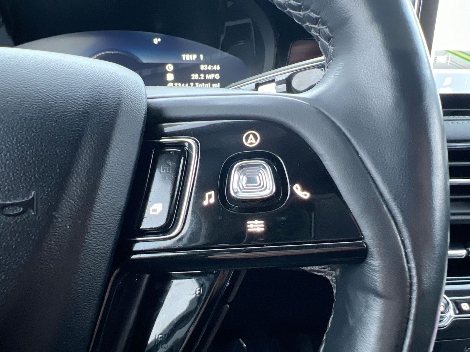 Thumbnail: 2022 Lincoln Corsair - 24