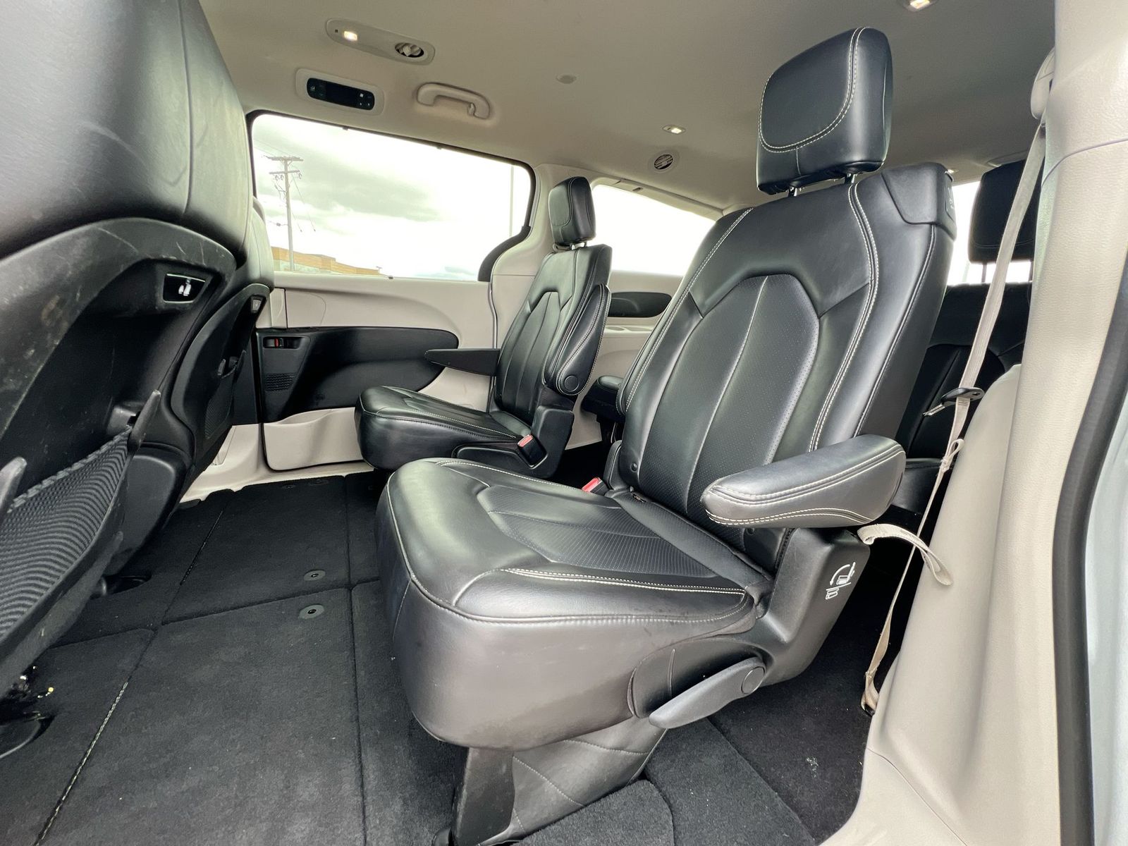 Thumbnail: 2023 Chrysler Pacifica - 19