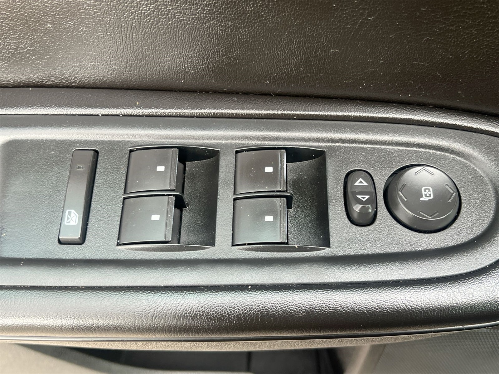 Thumbnail: 2015 GMC Acadia - 17