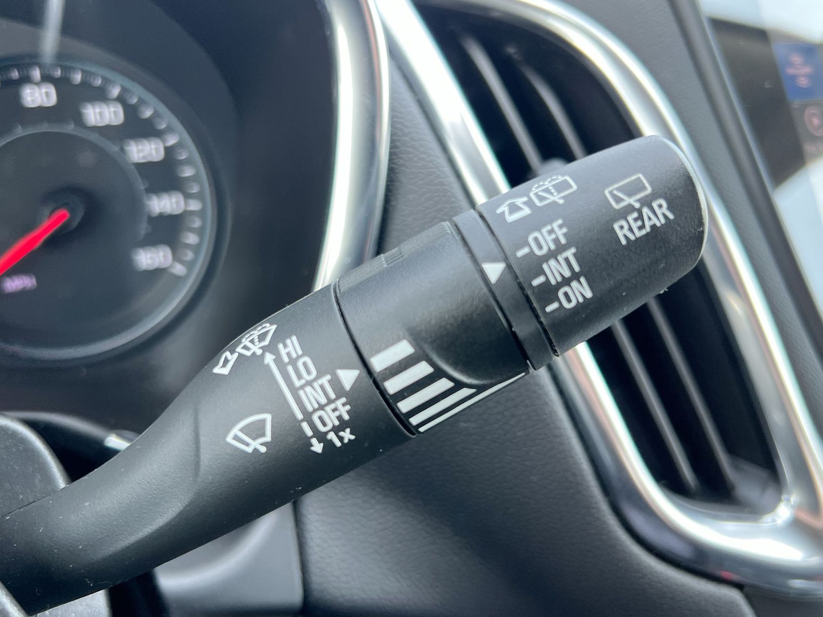 Thumbnail: 2022 Chevrolet Equinox - 25