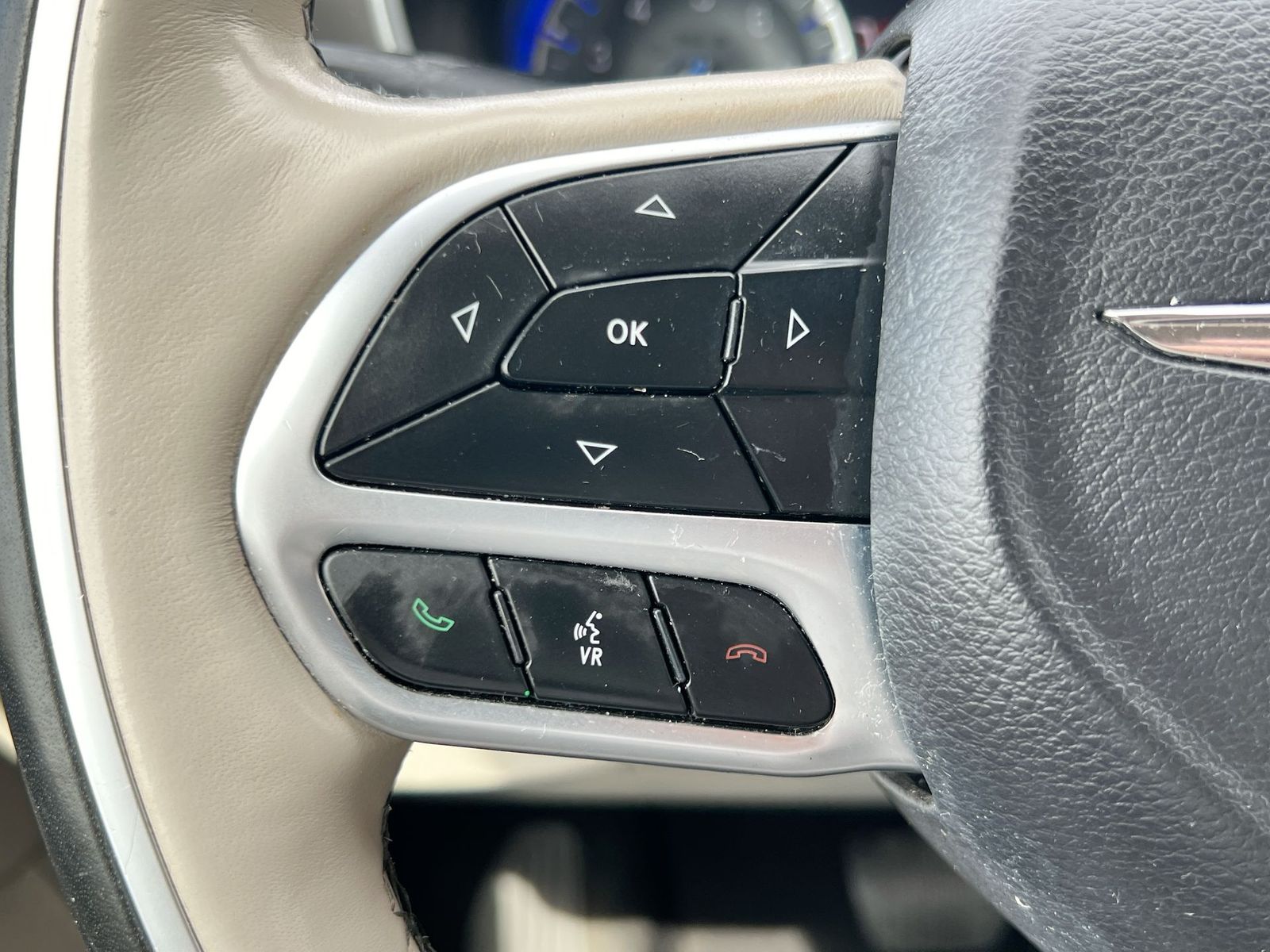 Thumbnail: 2019 Chrysler Pacifica - 23