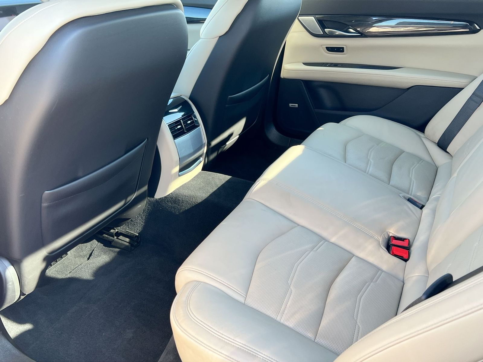 Thumbnail: 2019 Cadillac CT6 - 18