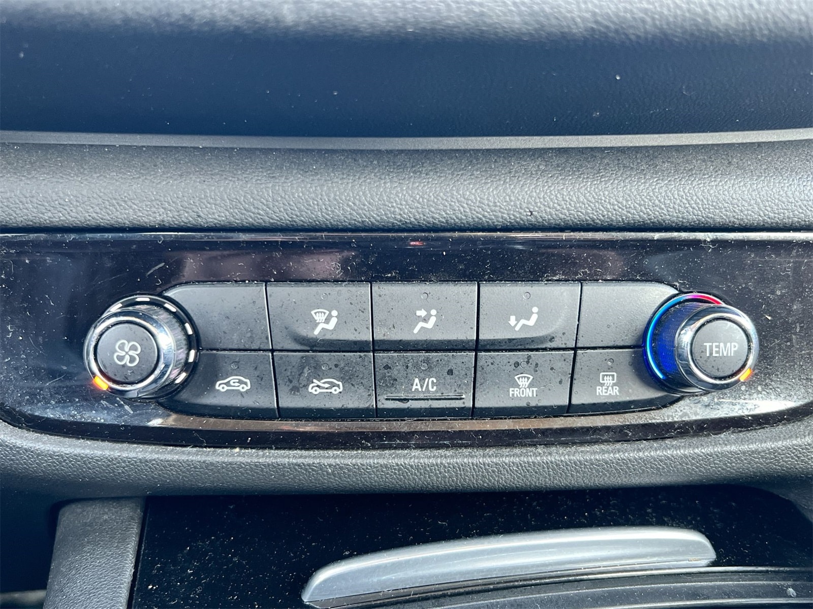 Thumbnail: 2018 Buick Regal - 28