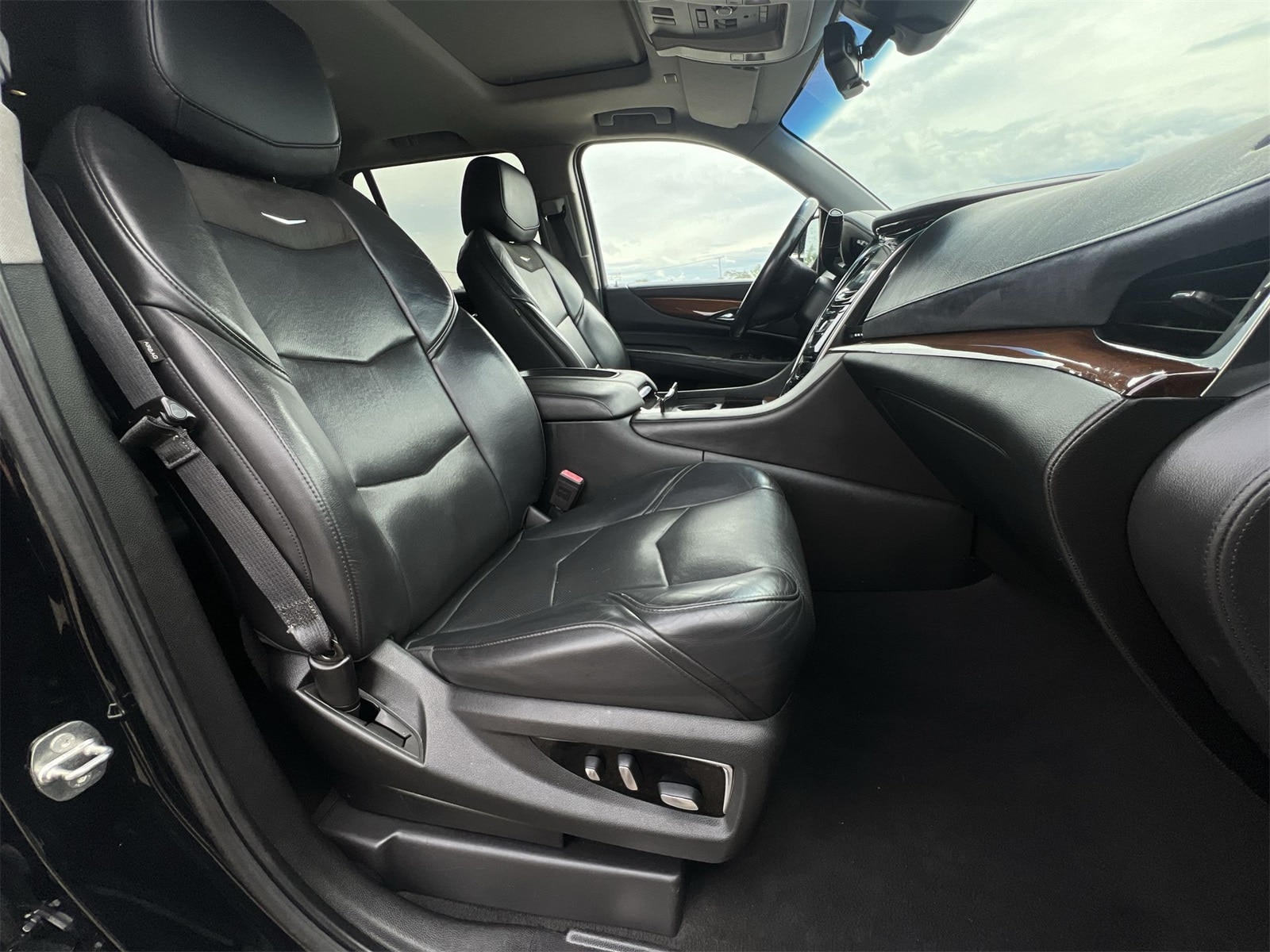 Thumbnail: 2018 Cadillac Escalade - 23