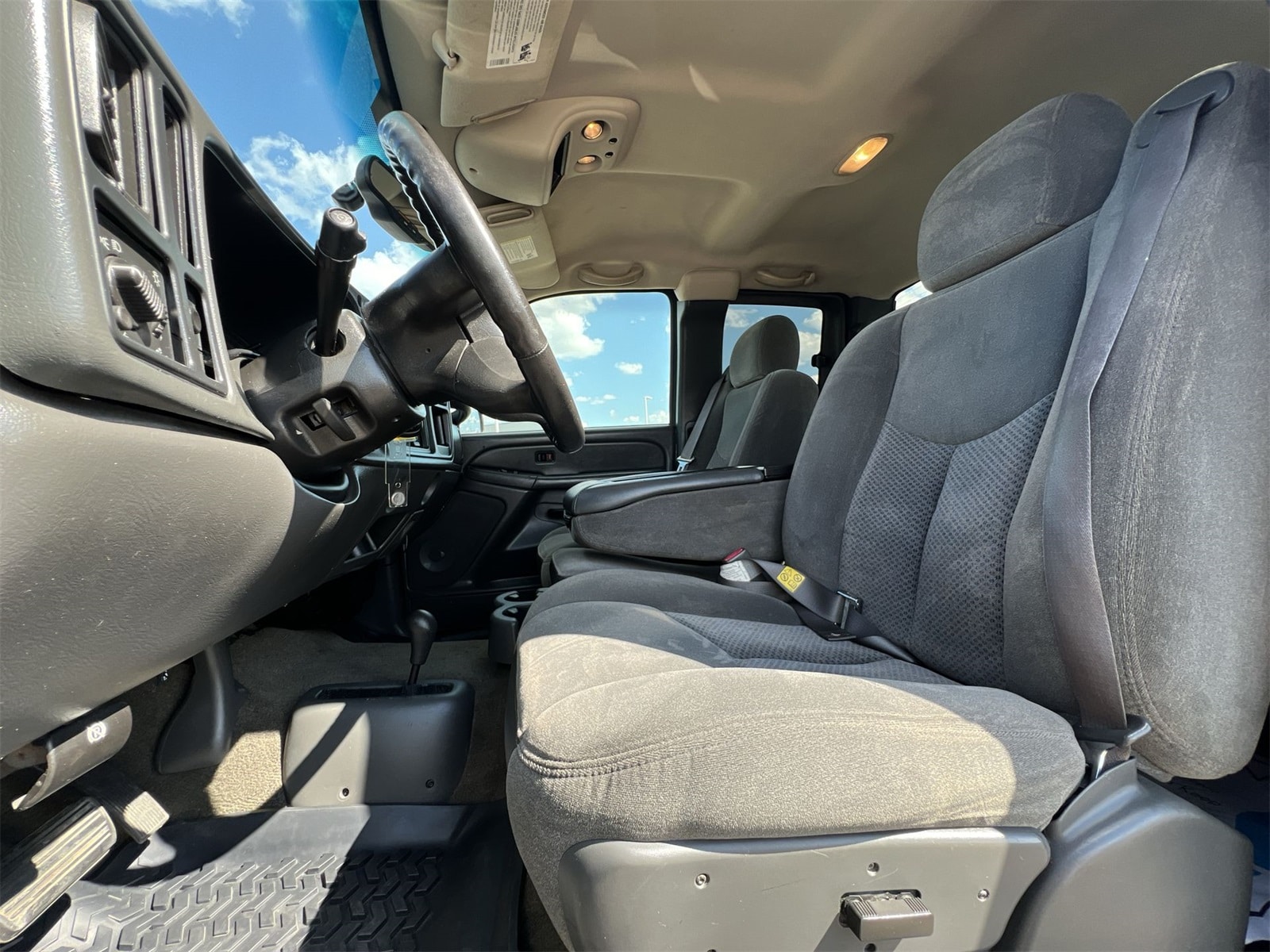 Thumbnail: 2007 Chevrolet Silverado 1500 - 16