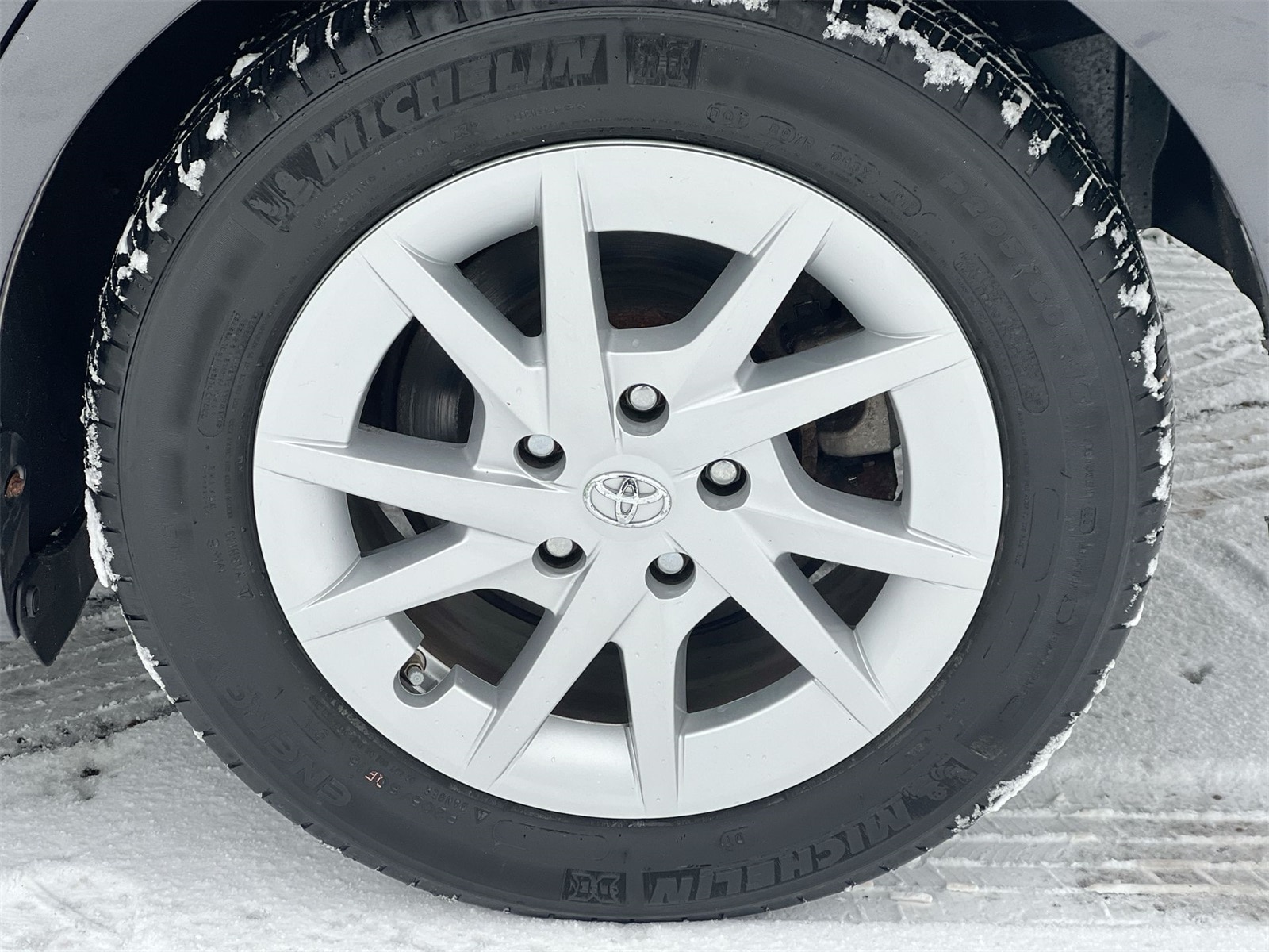 Thumbnail: 2014 Toyota Prius v - 14