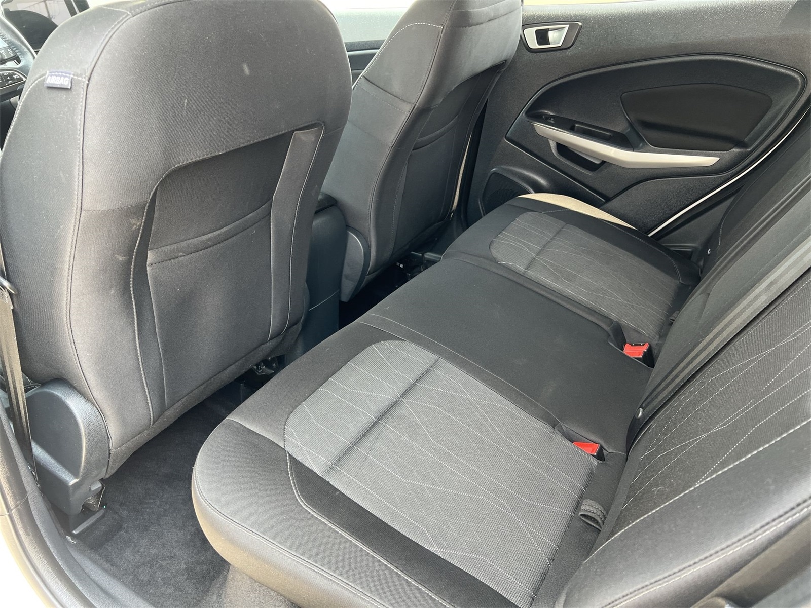 2018 Ford EcoSport SE 19