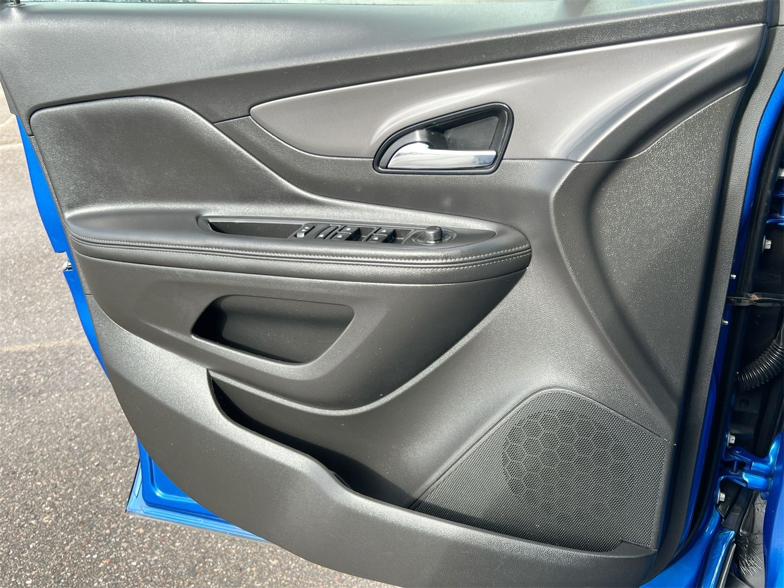 Thumbnail: 2017 Buick Encore - 29