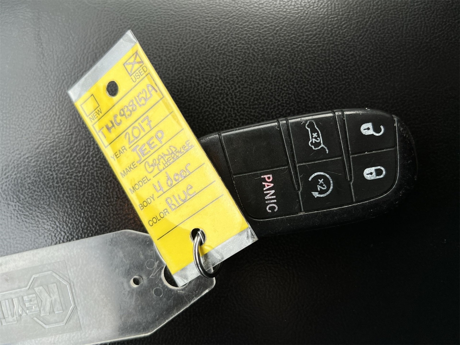 Thumbnail: 2017 Jeep Grand Cherokee - 34