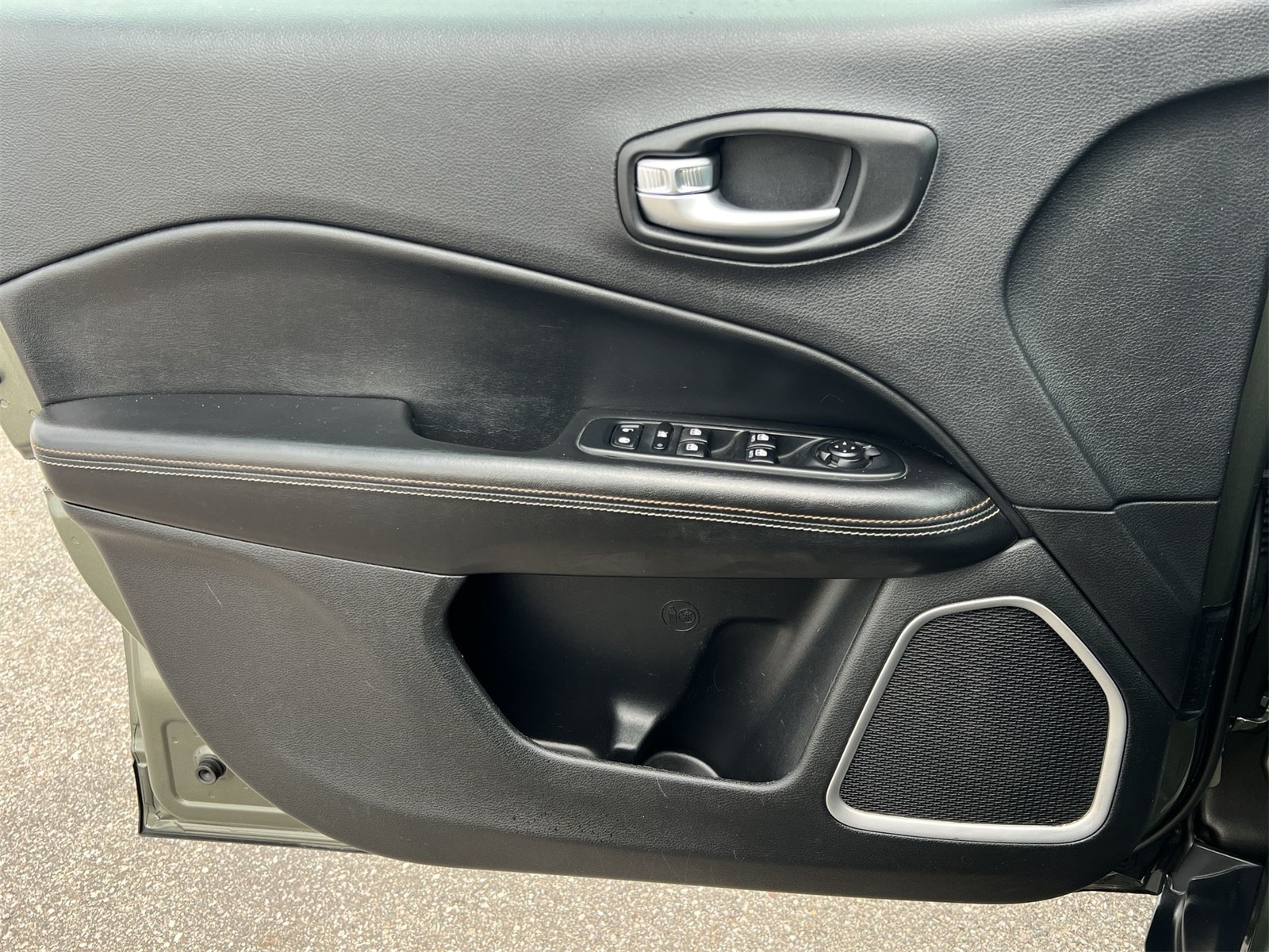 Thumbnail: 2019 Jeep Compass - 29