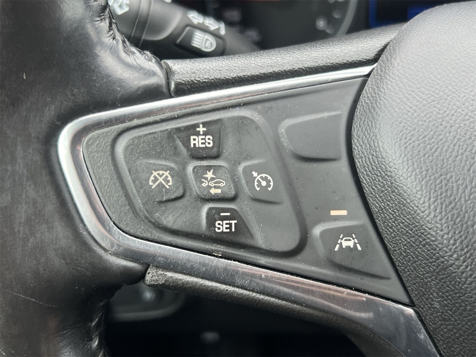 Thumbnail: 2020 Chevrolet Equinox - 24