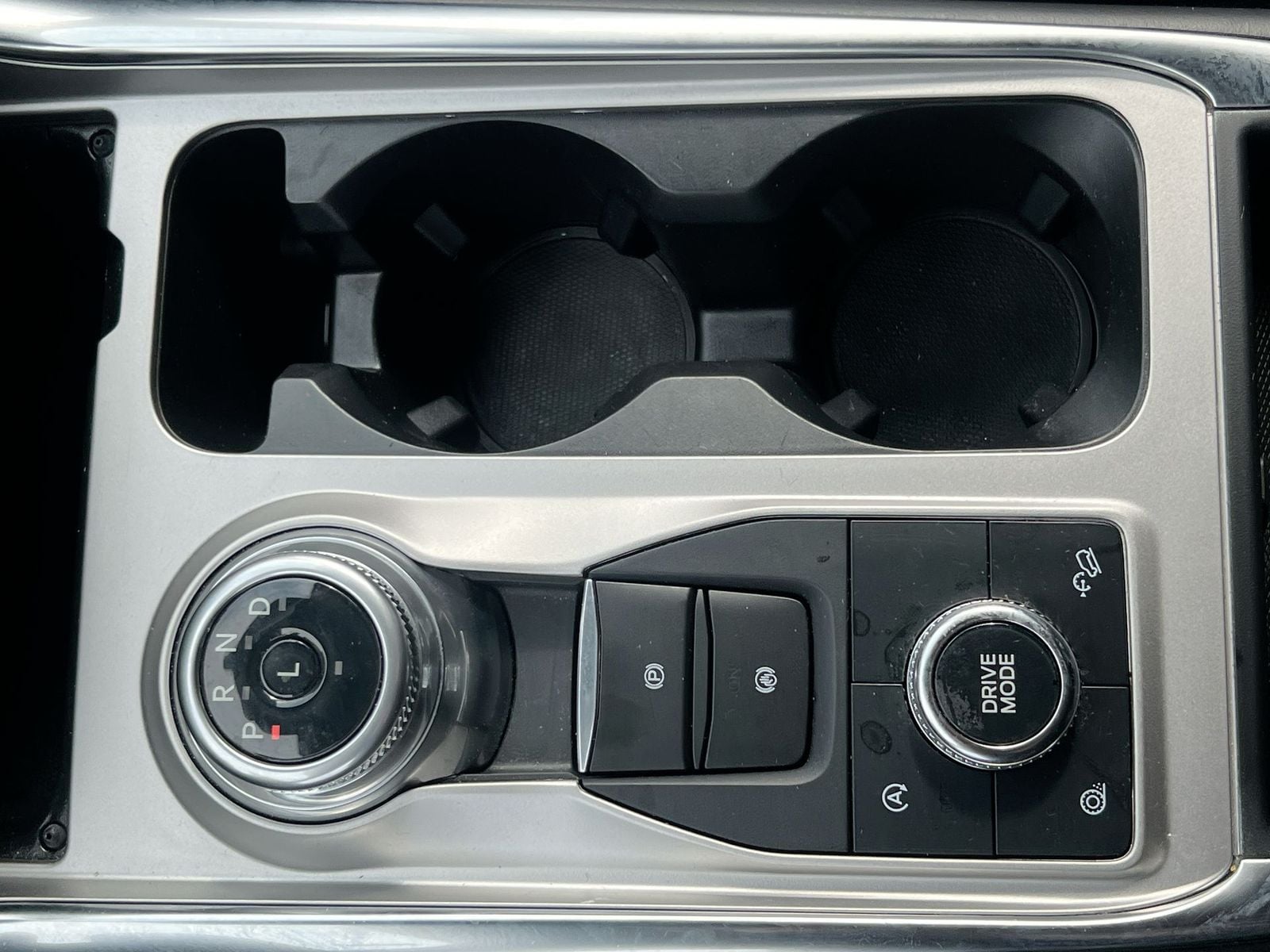 Thumbnail: 2024 Ford Explorer - 32