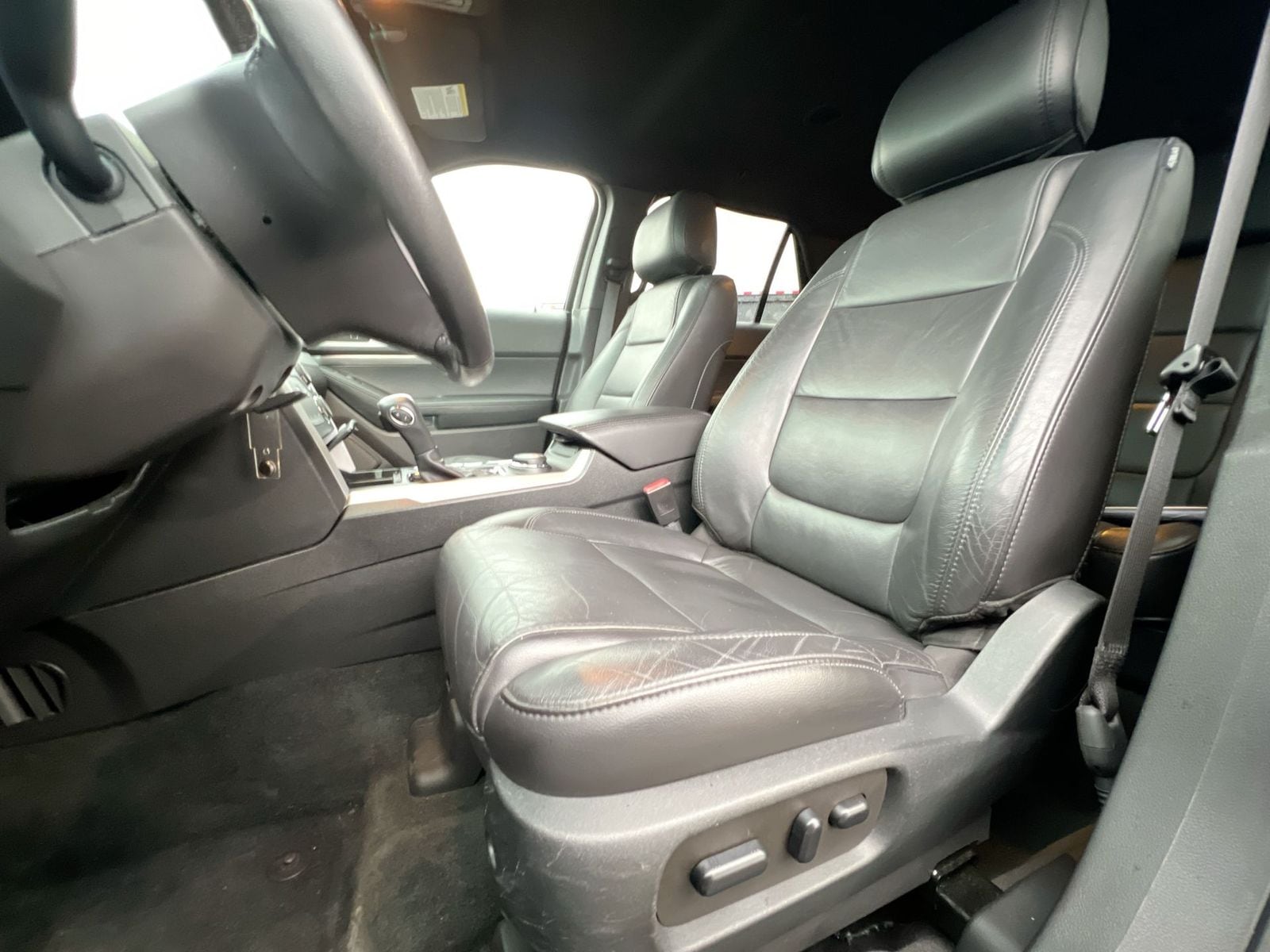 Thumbnail: 2015 Ford Explorer - 16