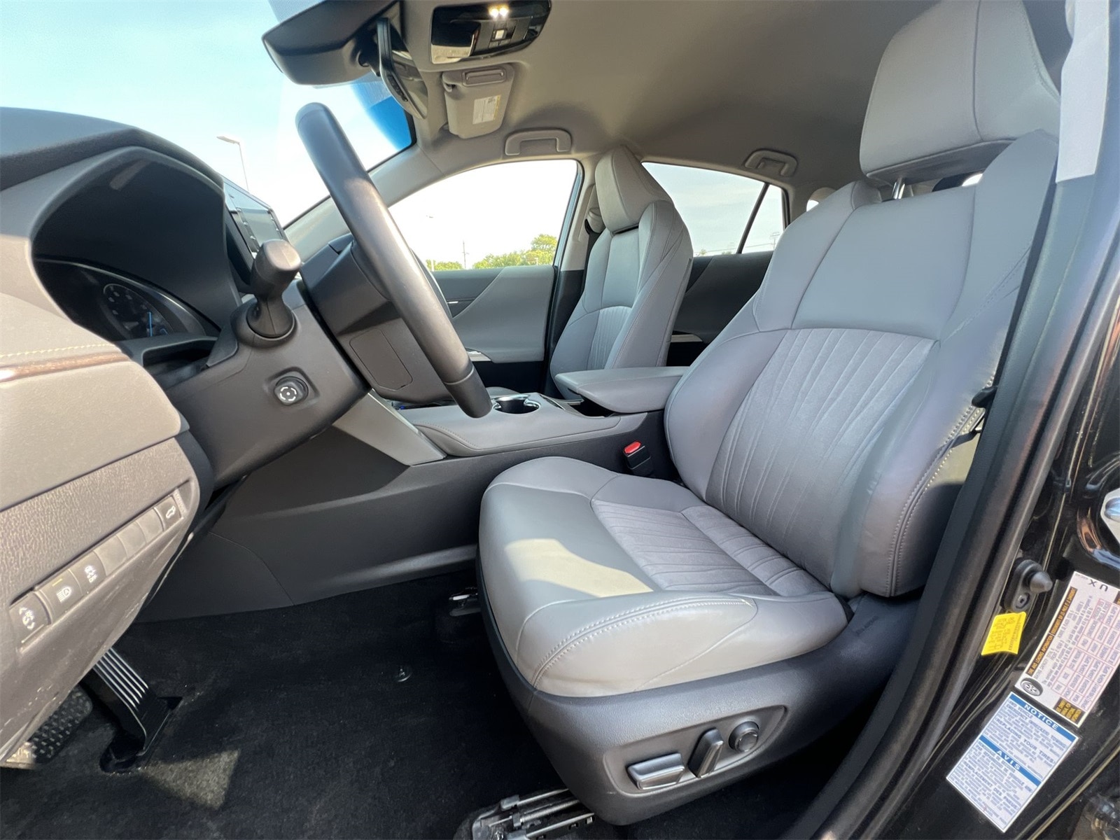 Thumbnail: 2021 Toyota Venza - 17