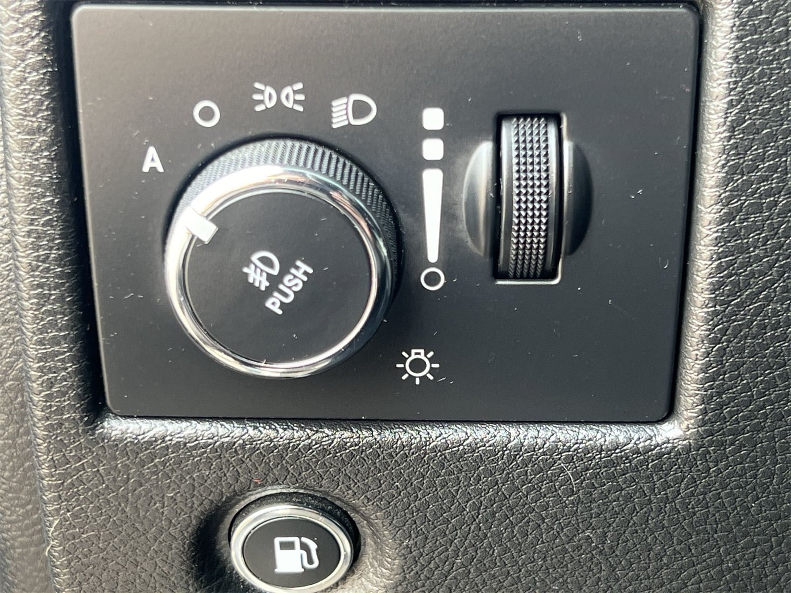 2020 Jeep Grand Cherokee Altitude 18