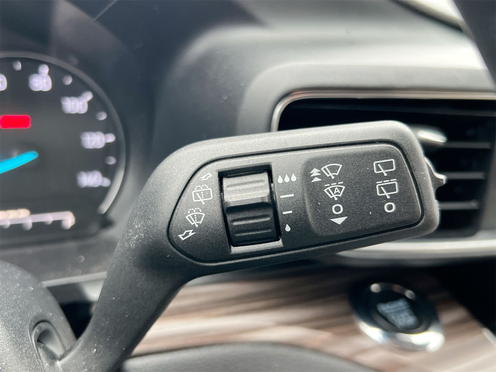 Thumbnail: 2023 Ford Explorer - 26