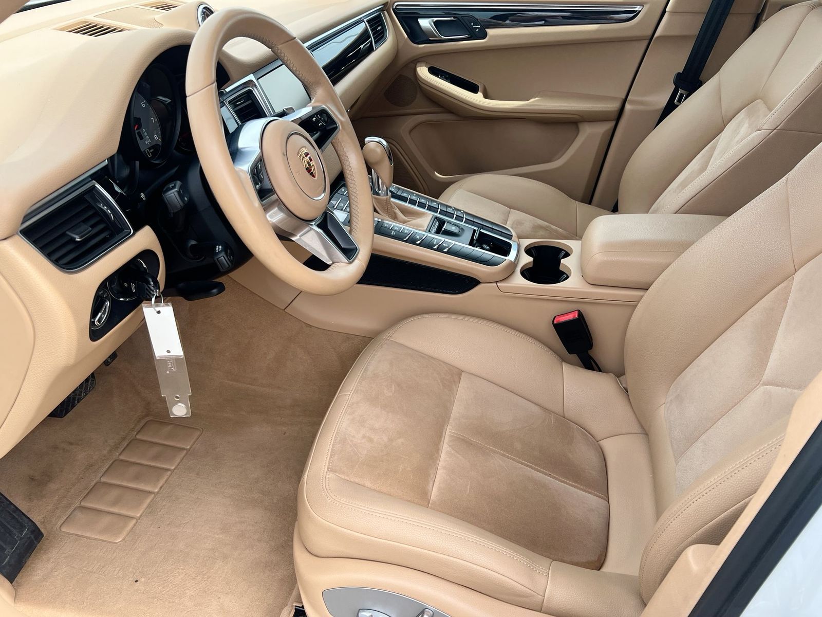 Thumbnail: 2015 Porsche Macan - 10