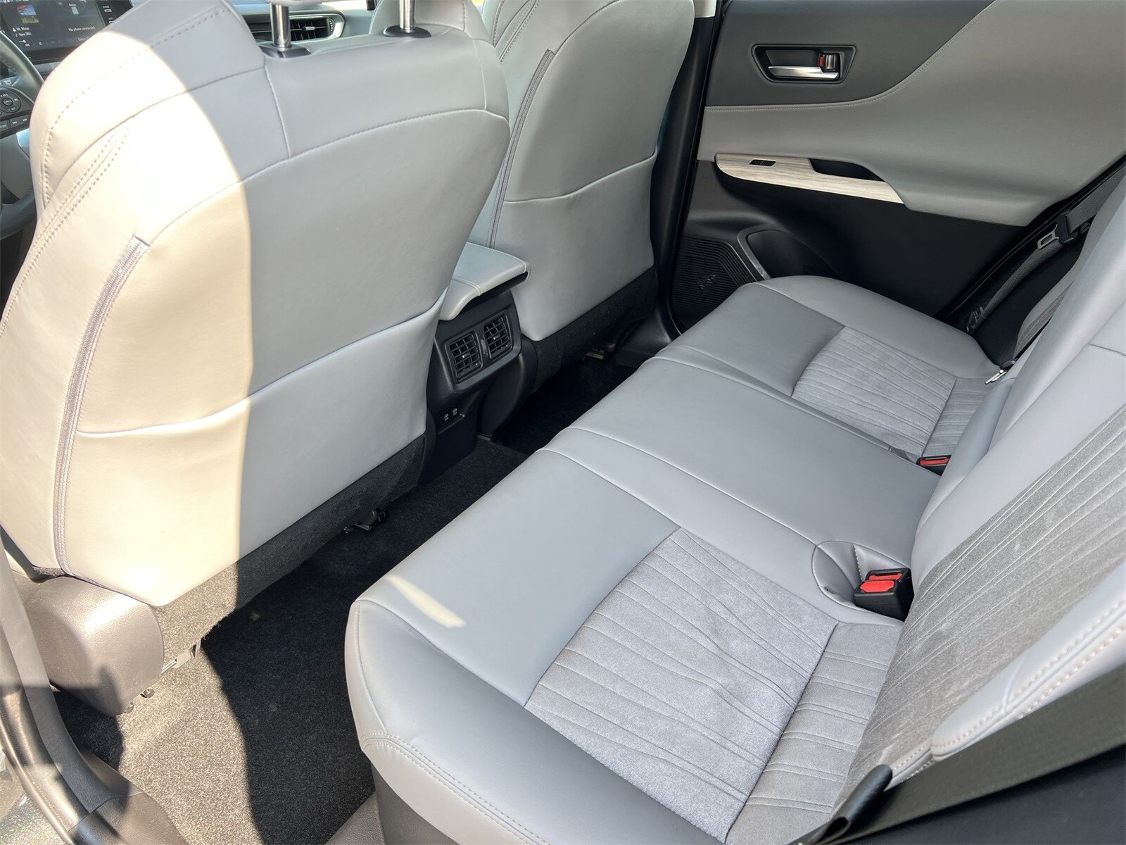 Thumbnail: 2021 Toyota Venza - 19