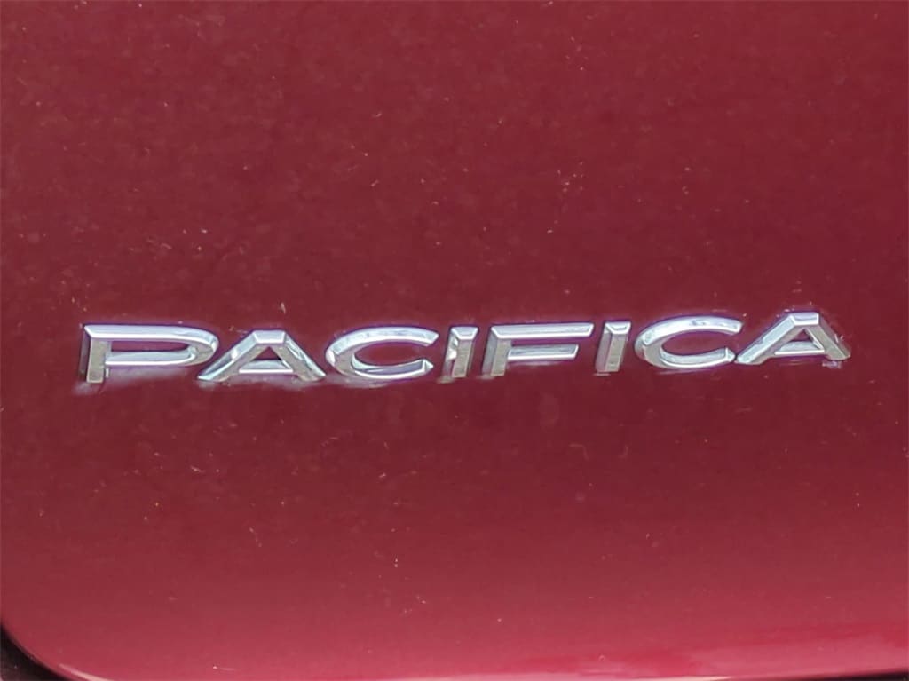2017 Chrysler Pacifica Touring 13