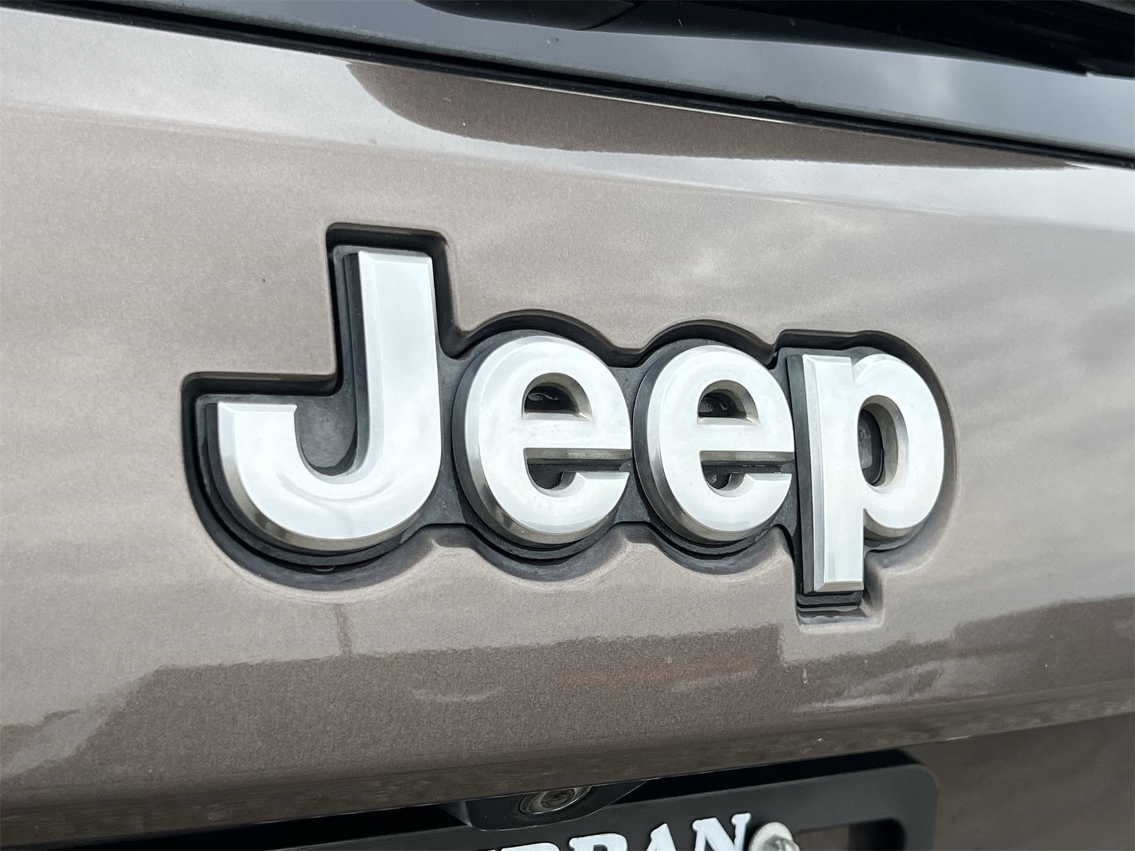 Thumbnail: 2018 Jeep Grand Cherokee - 12