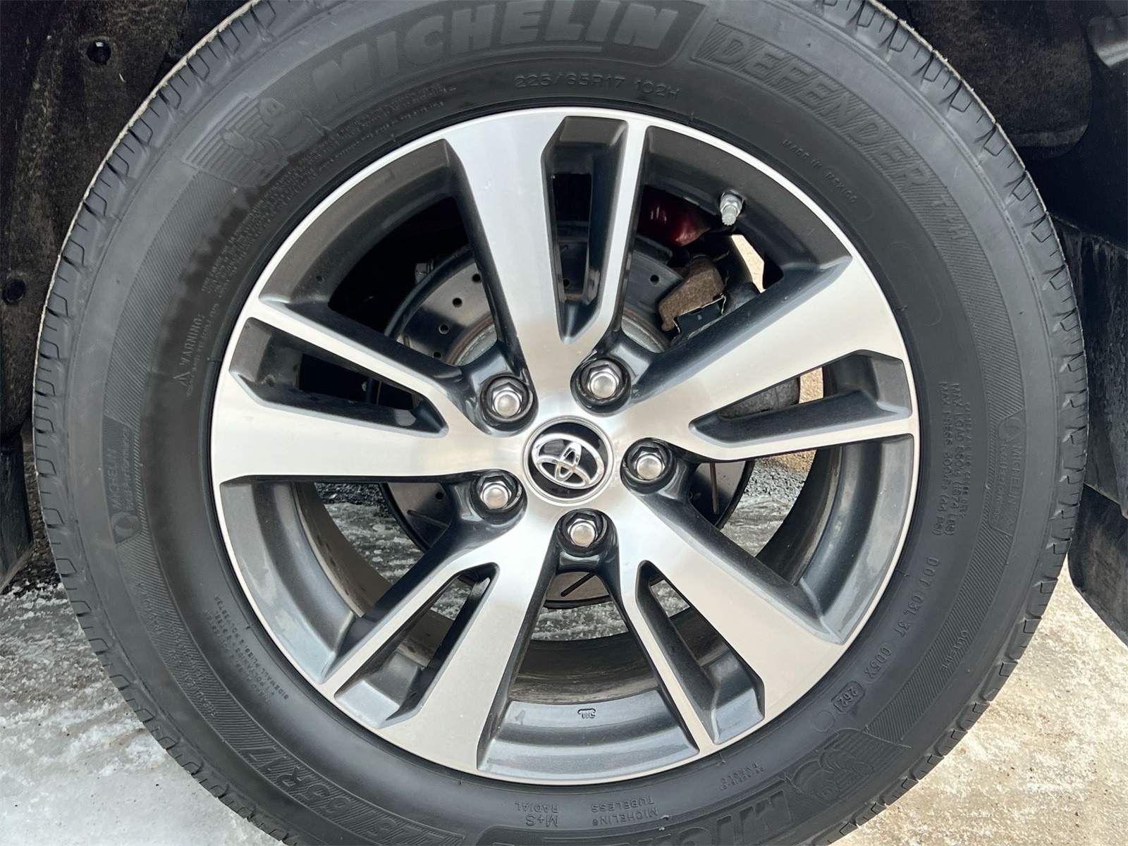 Thumbnail: 2017 Toyota RAV4 - 14