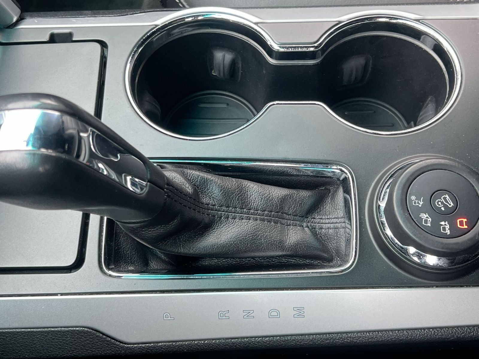 Thumbnail: 2014 Ford Explorer - 32