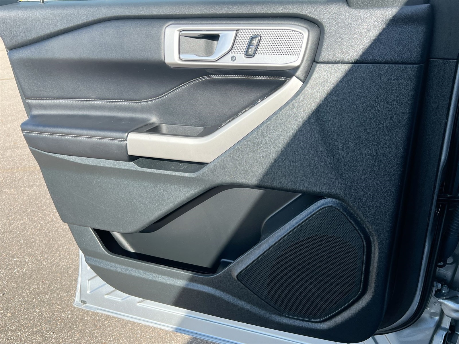 Thumbnail: 2023 Ford Explorer - 30