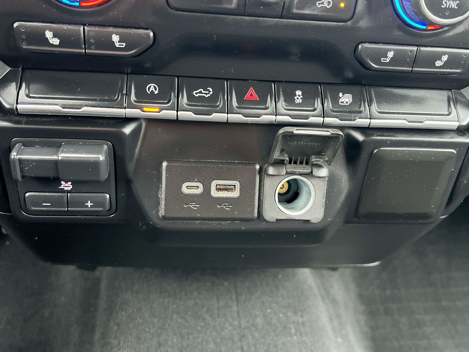 Thumbnail: 2020 Chevrolet Silverado 1500 - 29