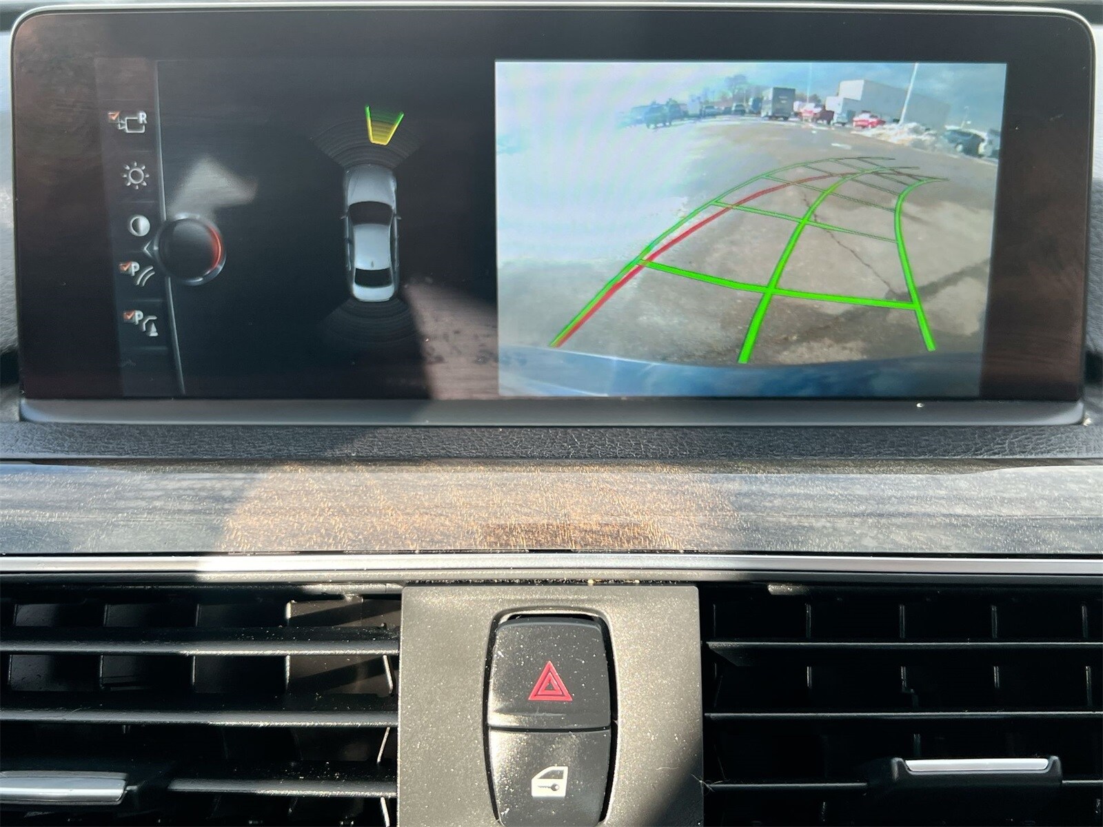 Thumbnail: 2017 BMW 3 Series - 31