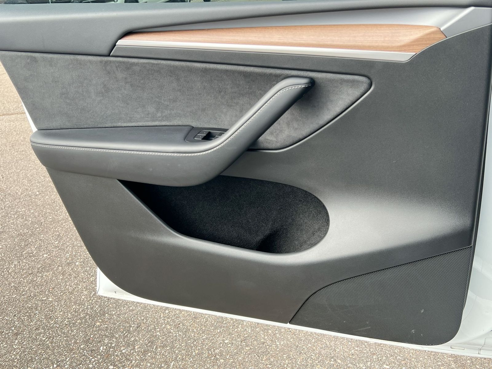 Thumbnail: 2022 Tesla Model Y - 29