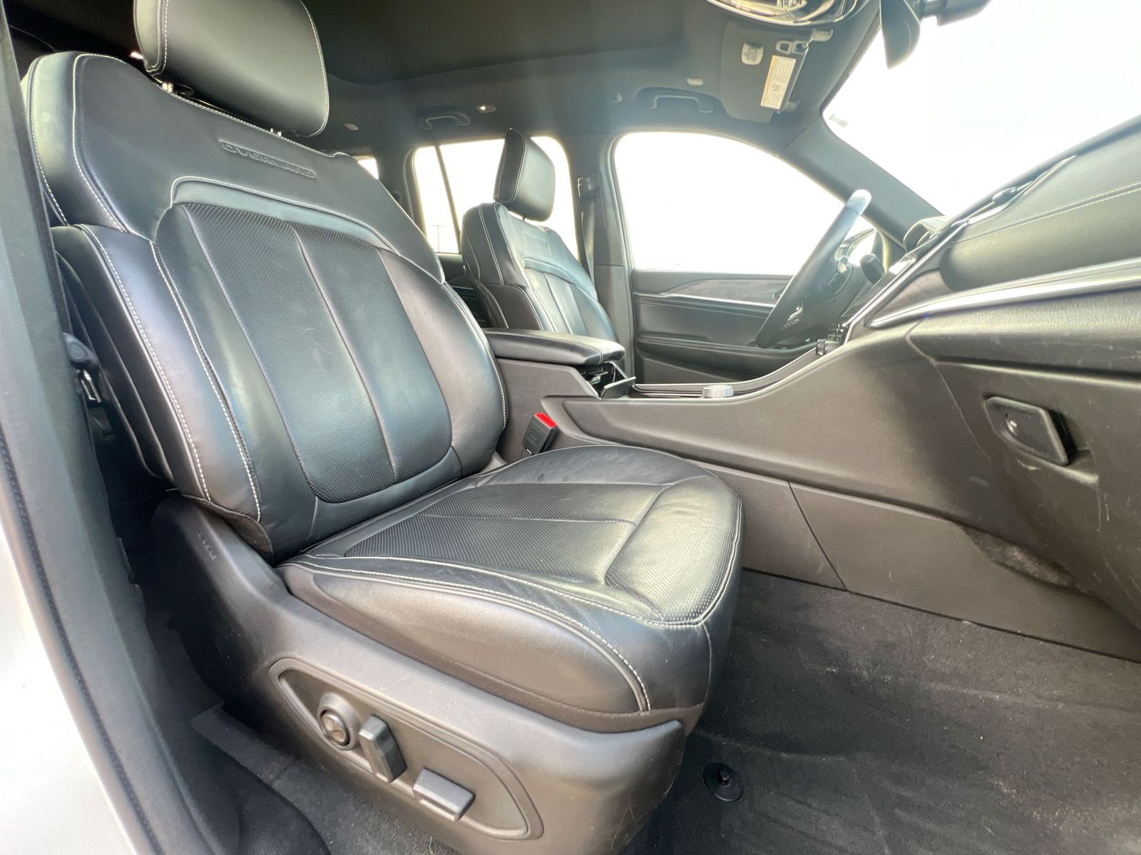 Thumbnail: 2022 Jeep Grand Cherokee - 21