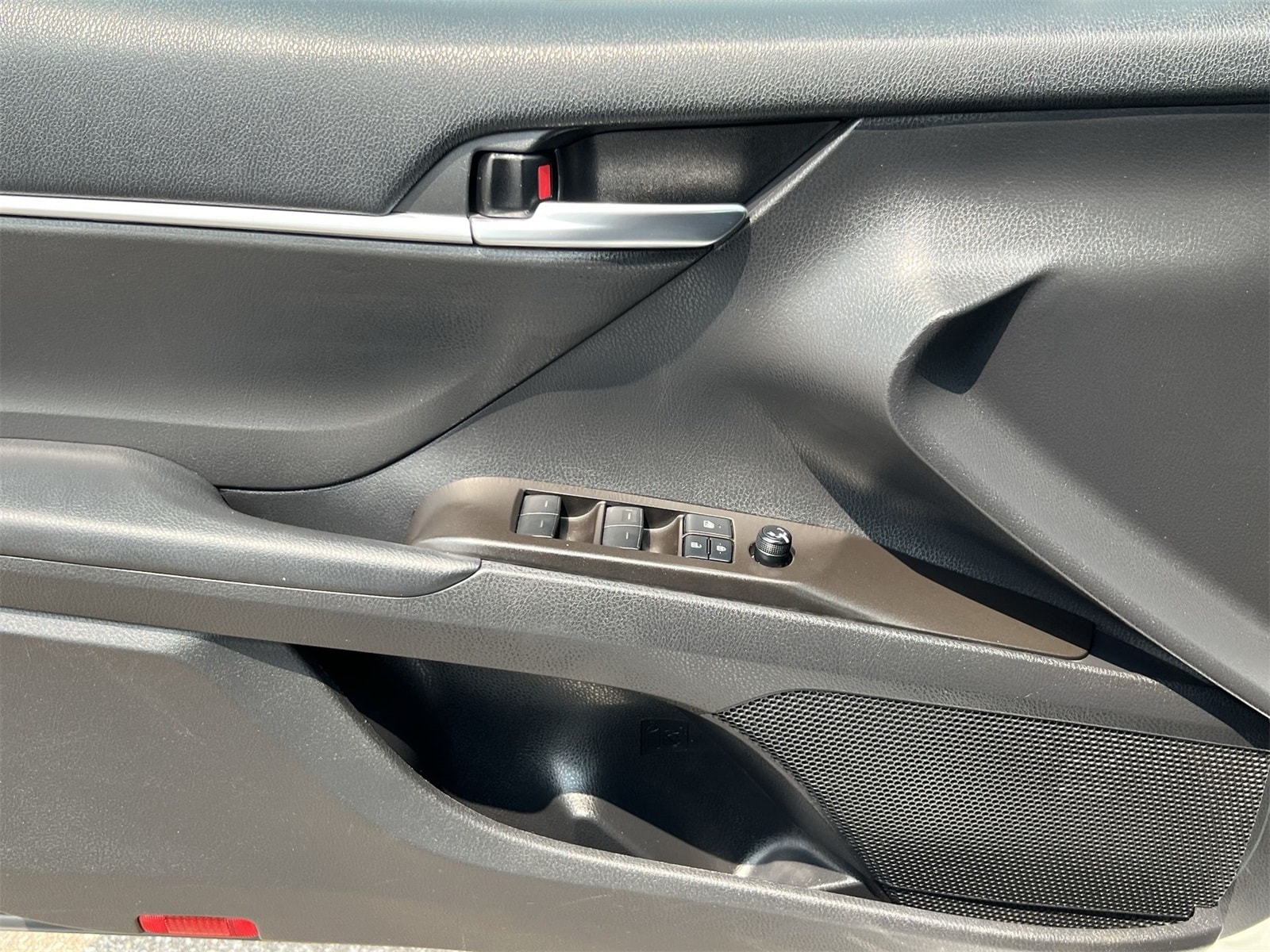 2022 Toyota Camry SE 31