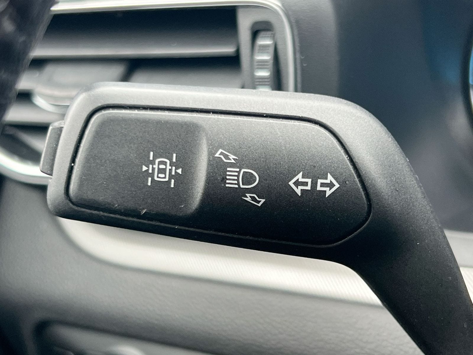 Thumbnail: 2023 Ford Explorer - 26