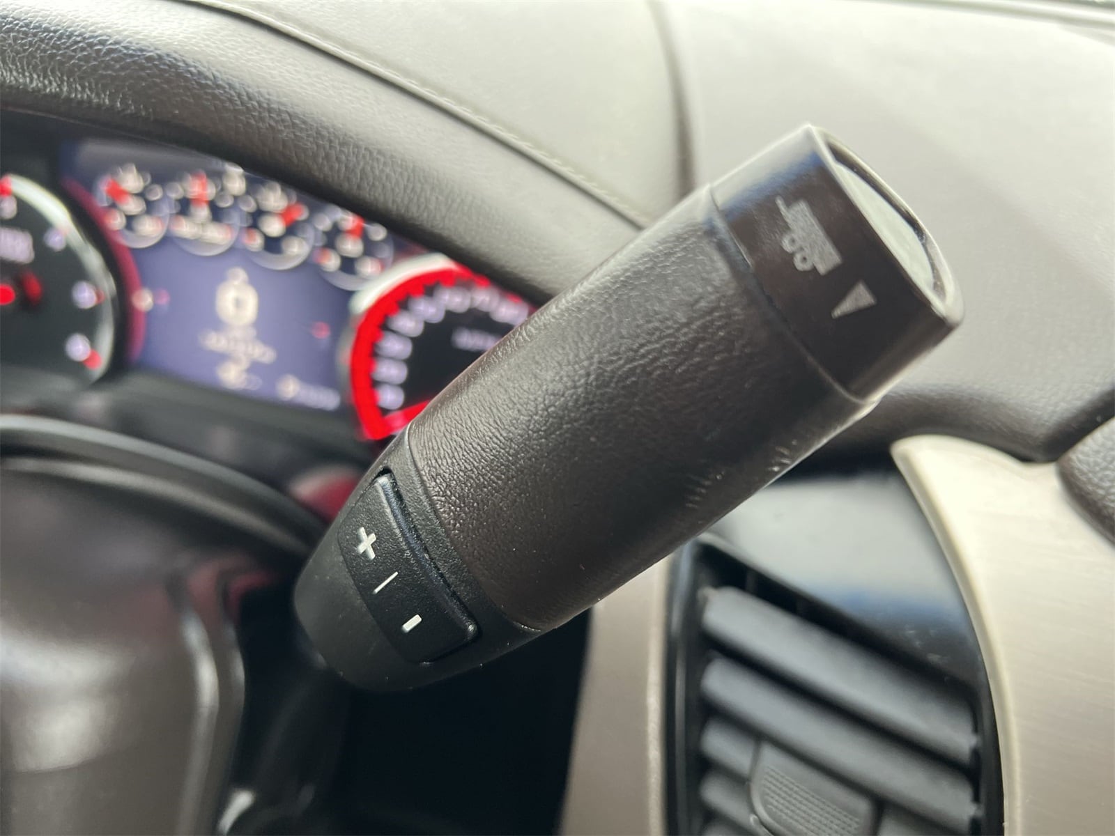 Thumbnail: 2016 GMC Yukon - 32