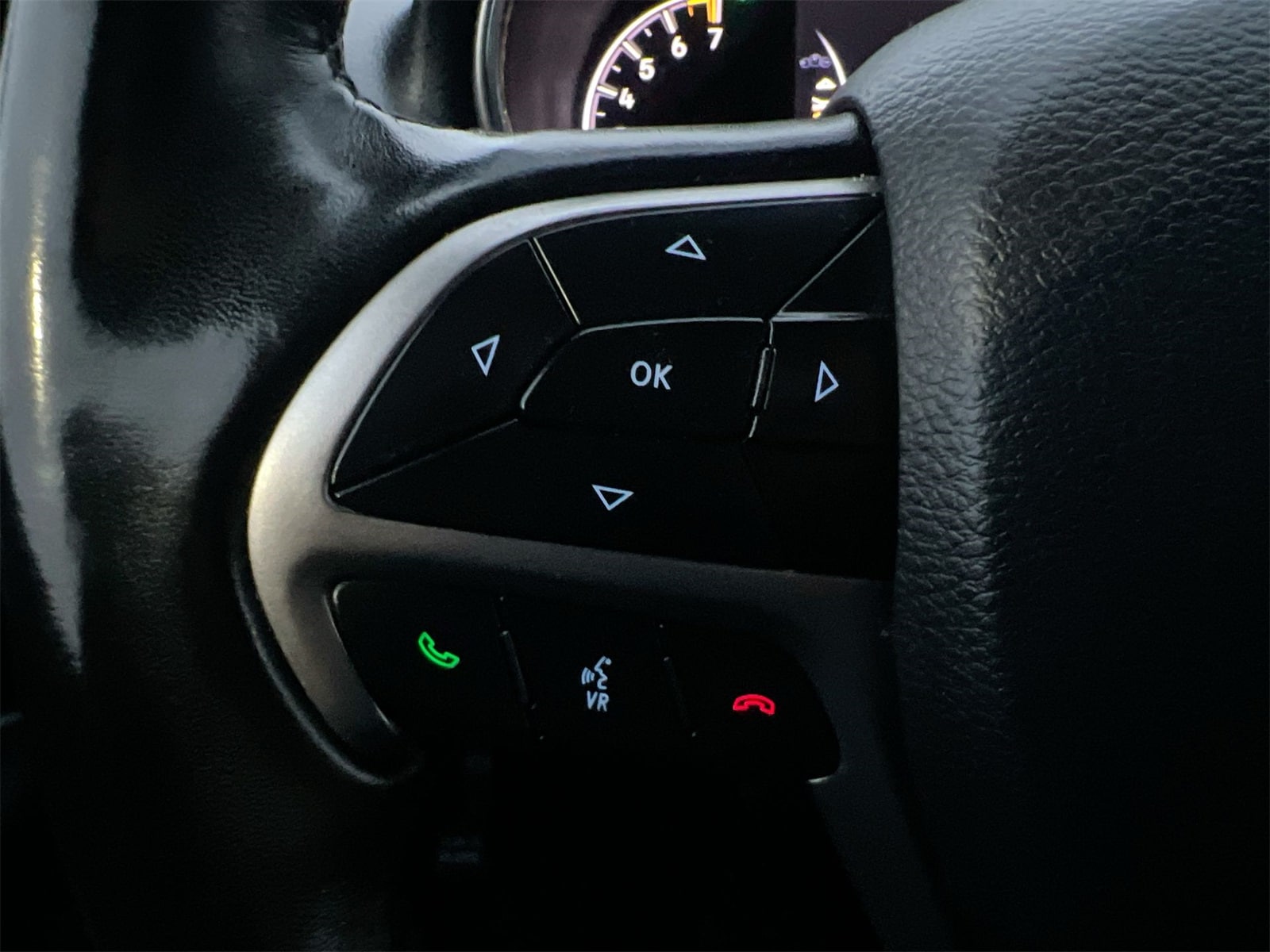 Thumbnail: 2020 Jeep Grand Cherokee - 23