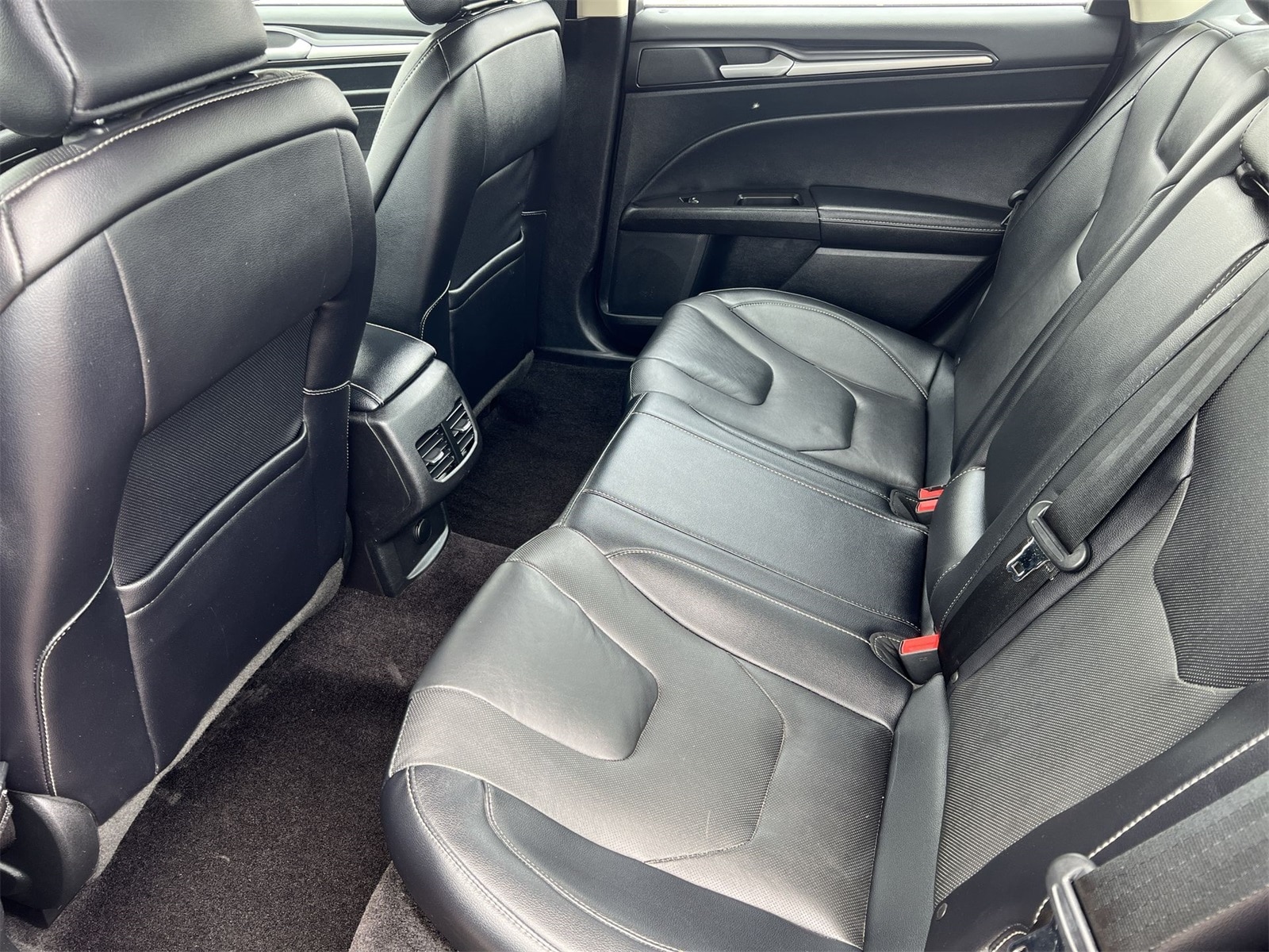 2017 Ford Fusion Titanium 19
