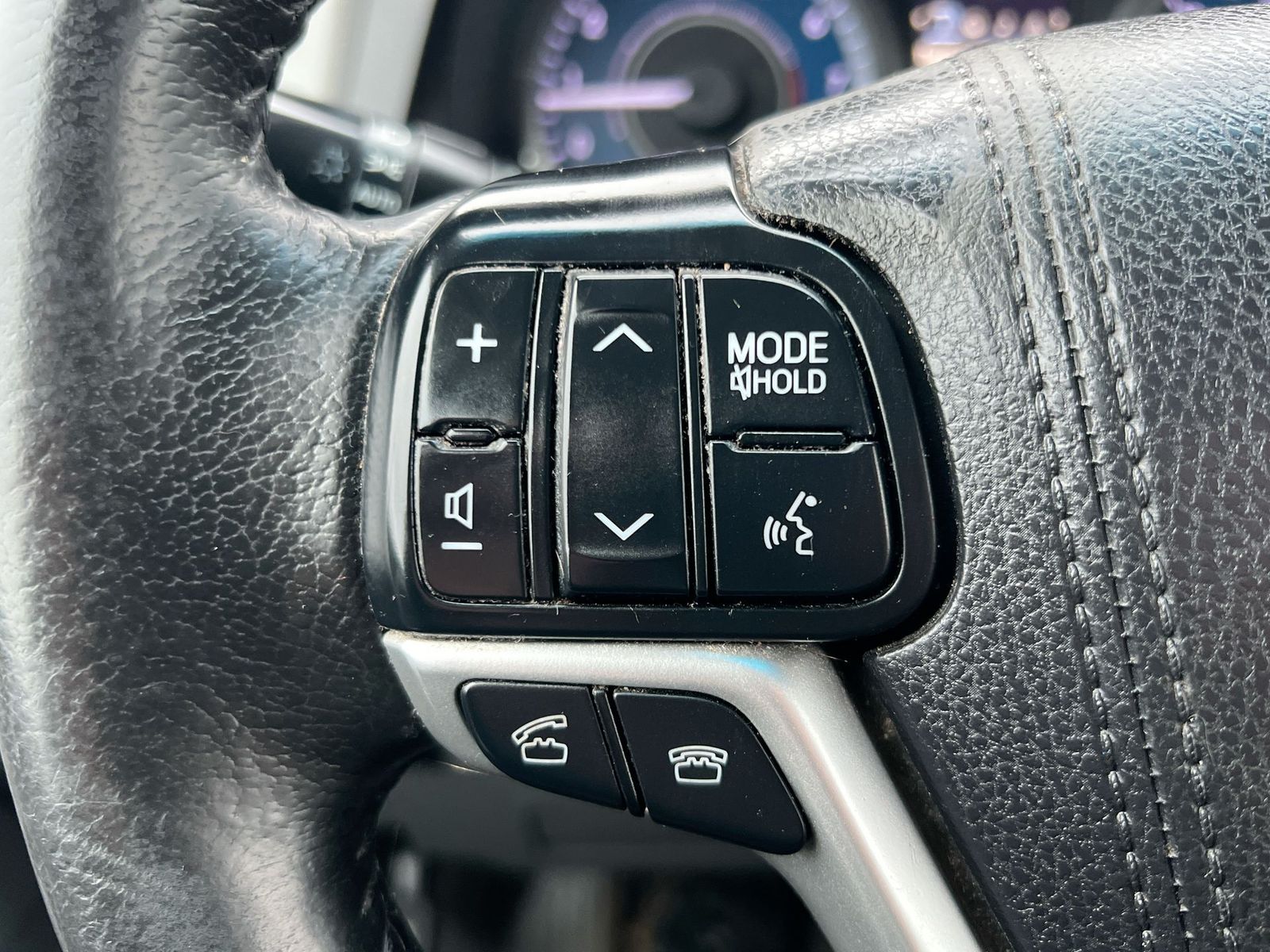 Thumbnail: 2015 Toyota Sienna - 23