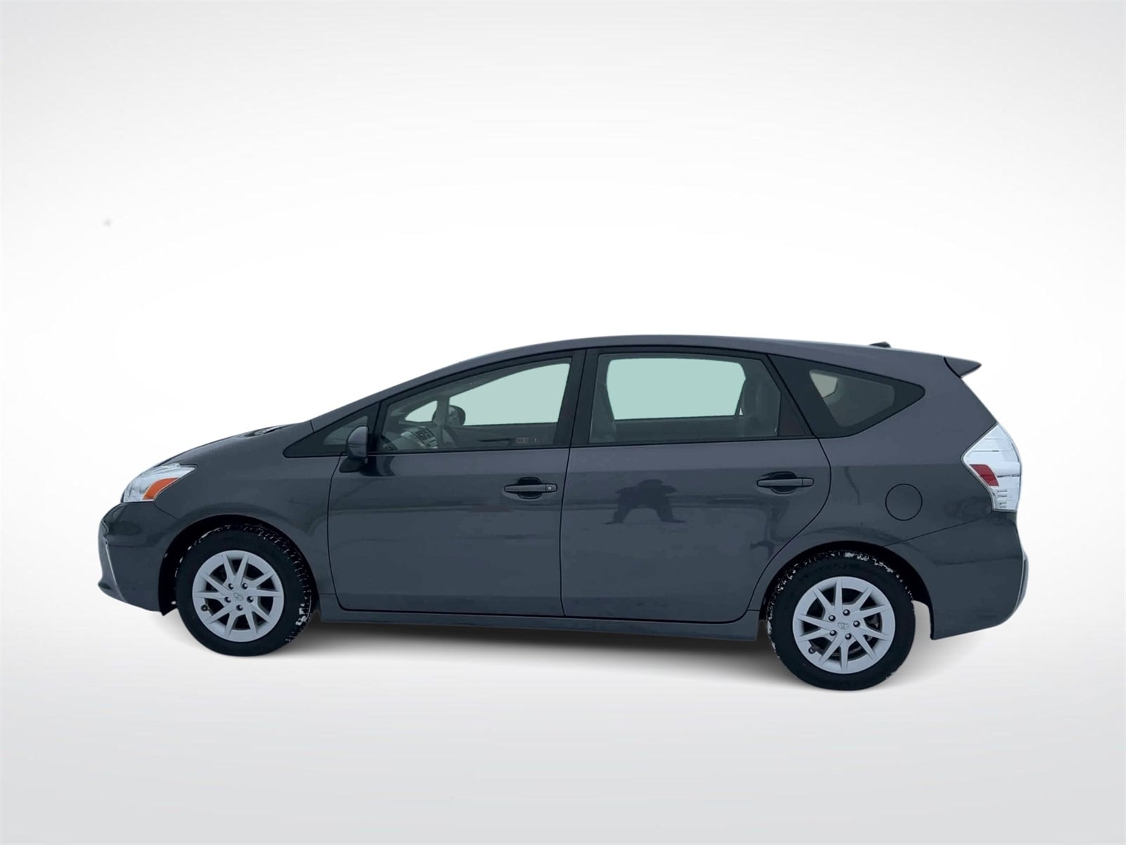 Thumbnail: 2014 Toyota Prius v - 5