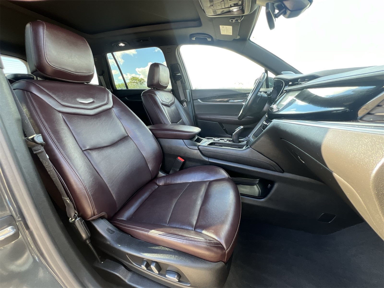 Thumbnail: 2022 Cadillac XT6 - 22