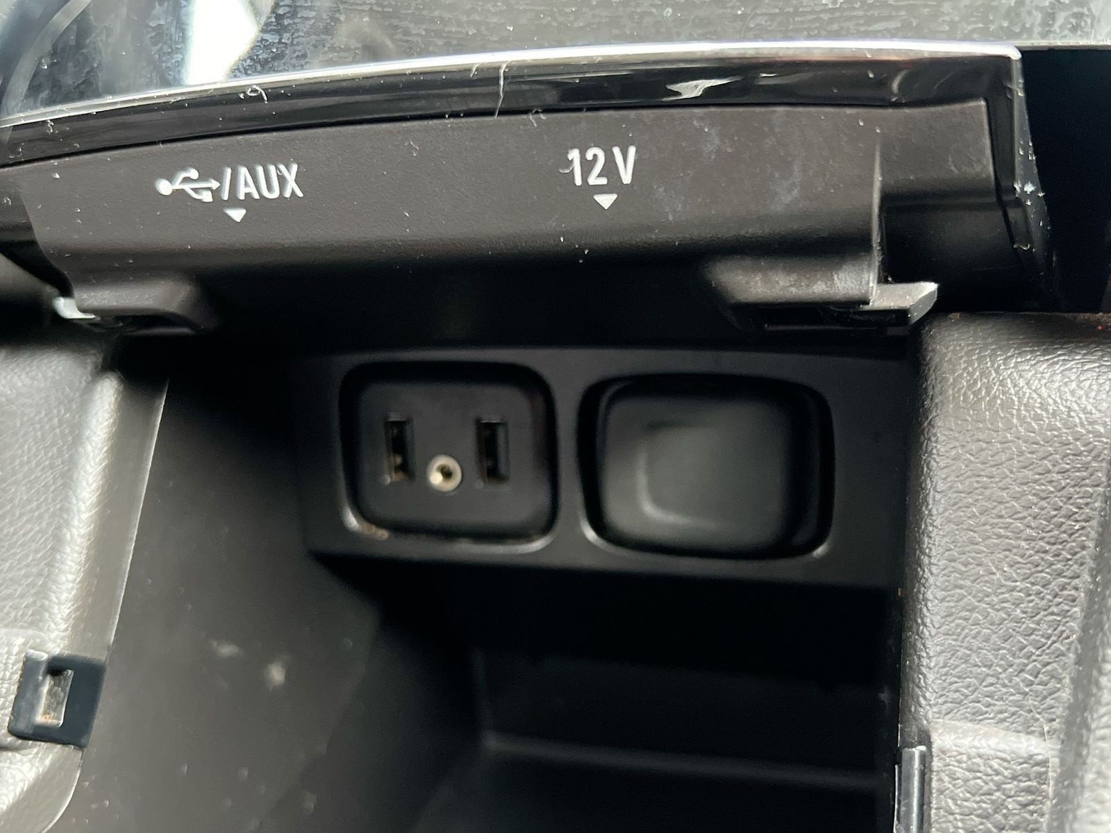 Thumbnail: 2018 Buick Encore - 31