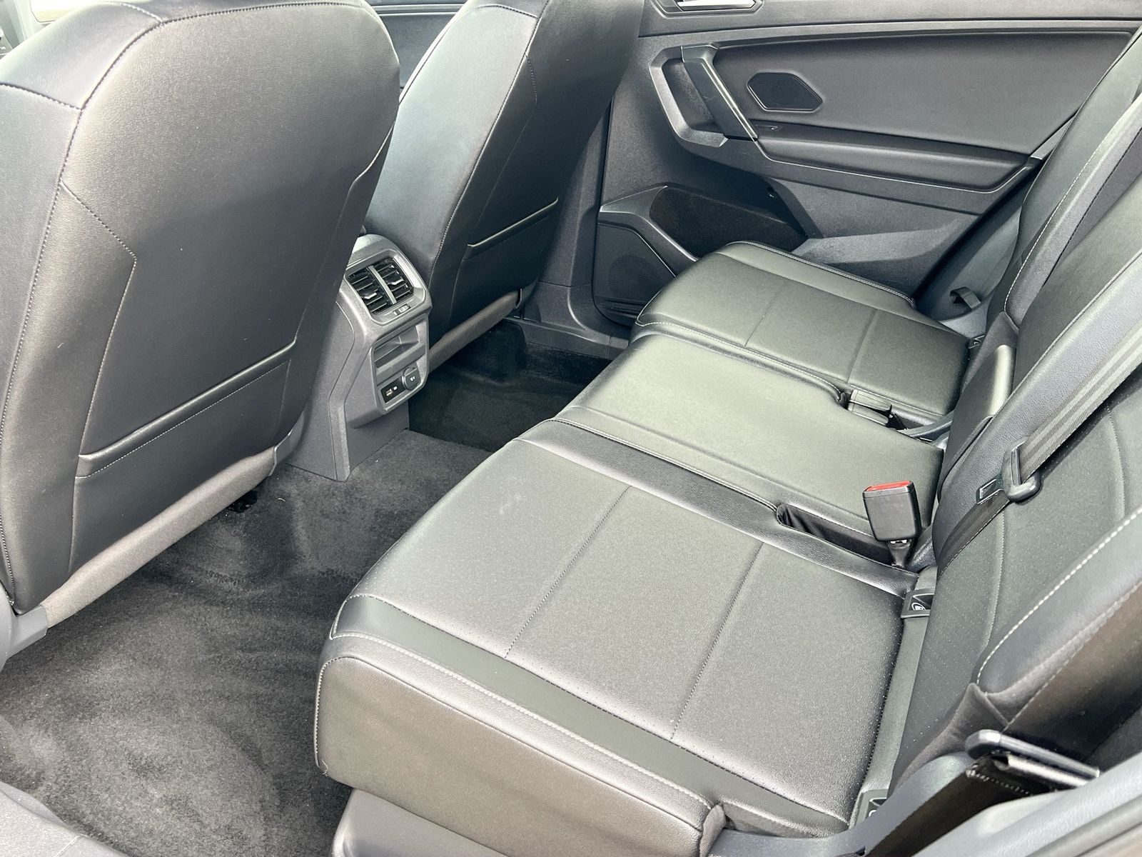 Thumbnail: 2019 Volkswagen Tiguan - 18