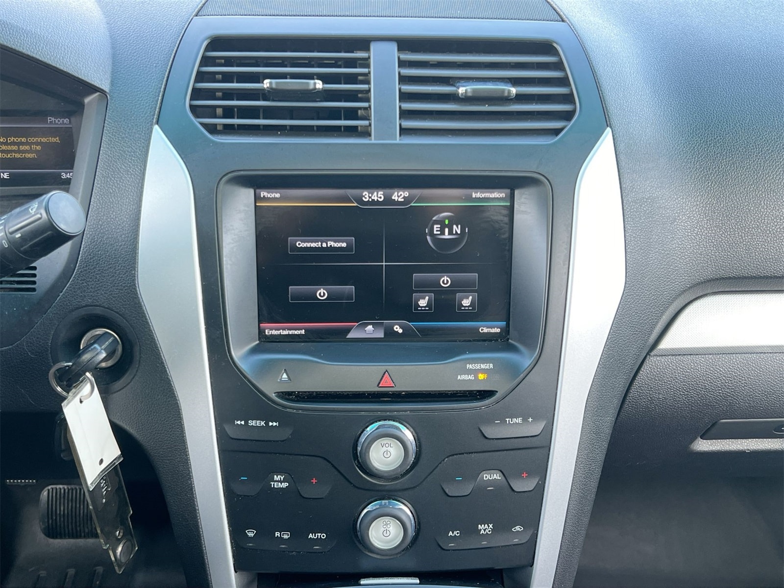 Thumbnail: 2015 Ford Explorer - 27