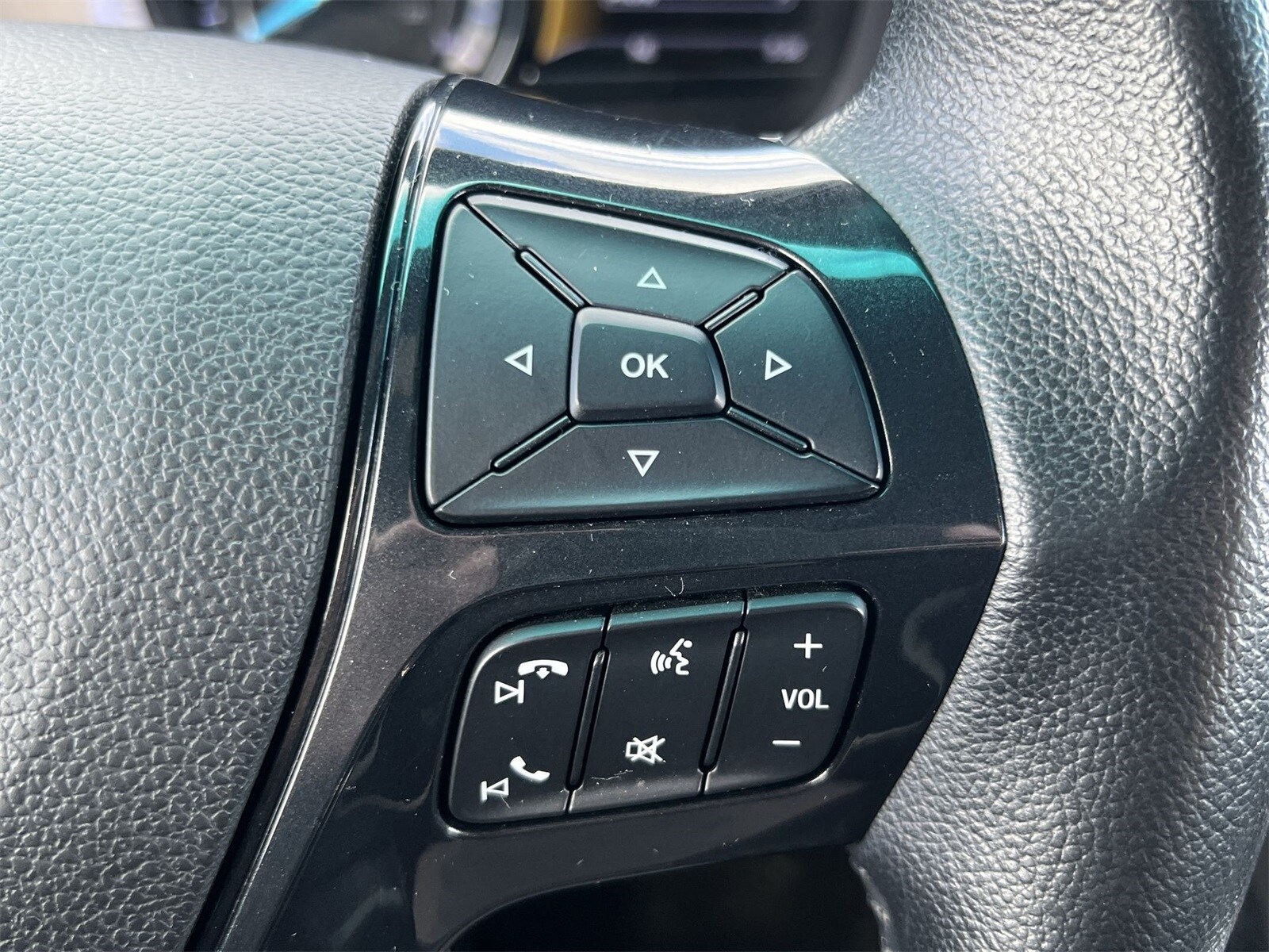 Thumbnail: 2016 Ford Explorer - 24