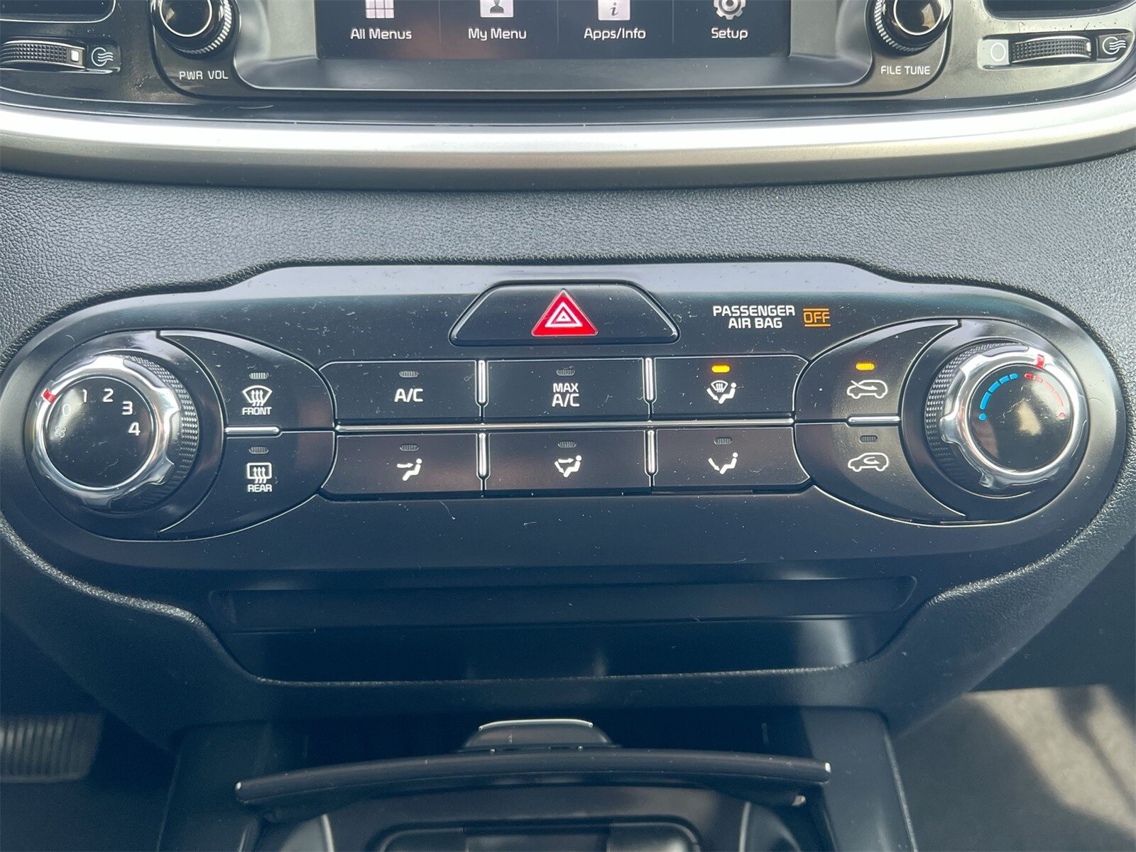 Thumbnail: 2020 Kia Sorento - 29