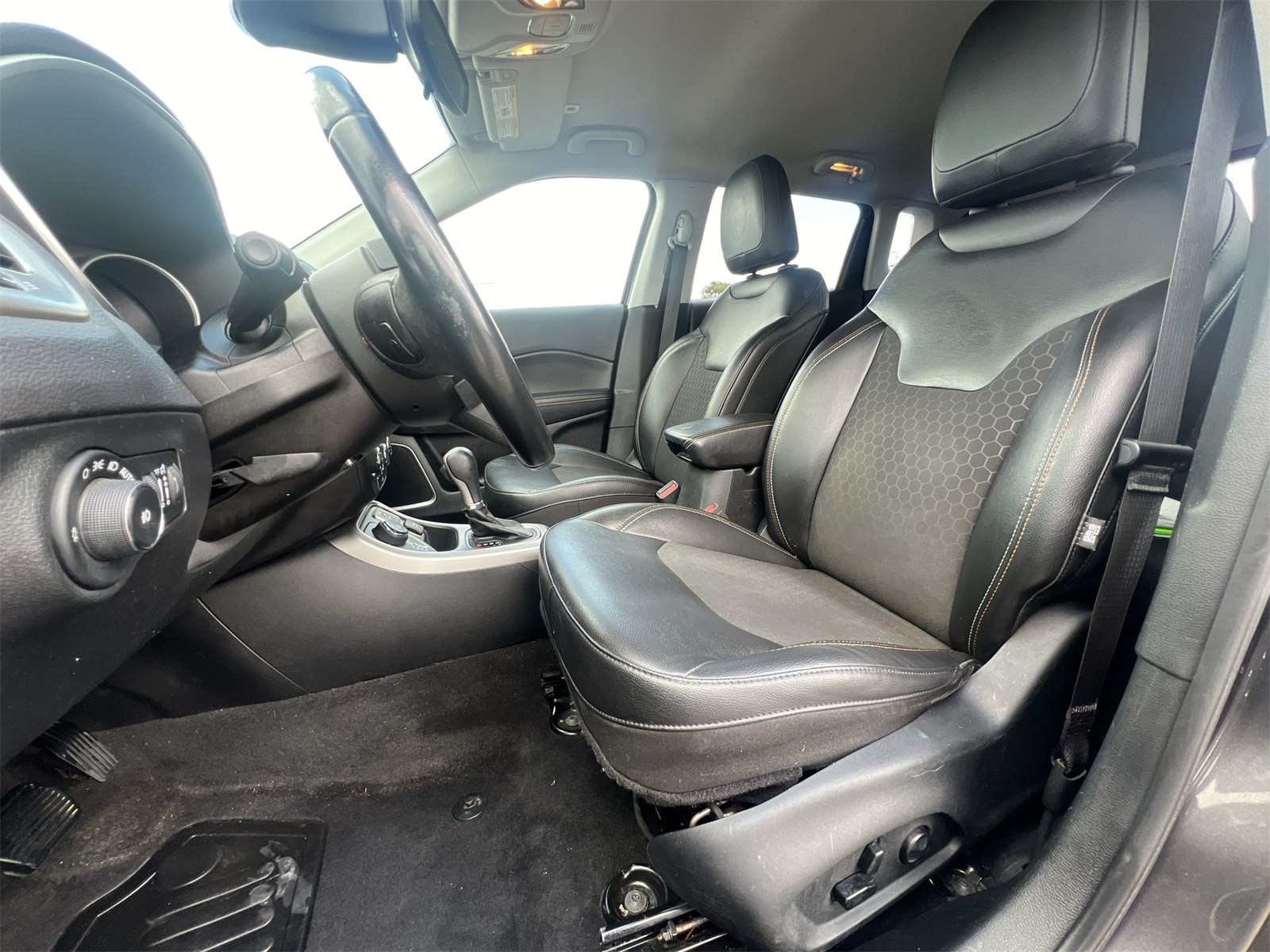 Thumbnail: 2018 Jeep Compass - 16
