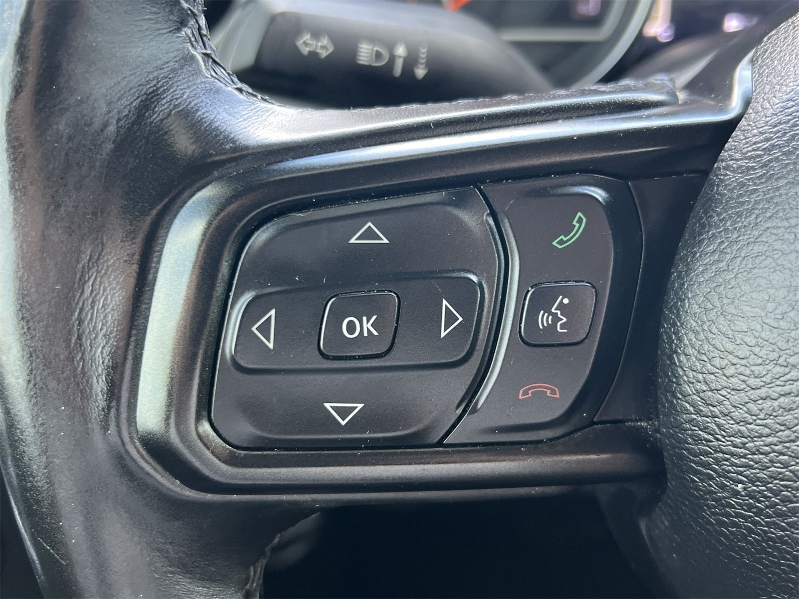 Thumbnail: 2020 Jeep Gladiator - 24