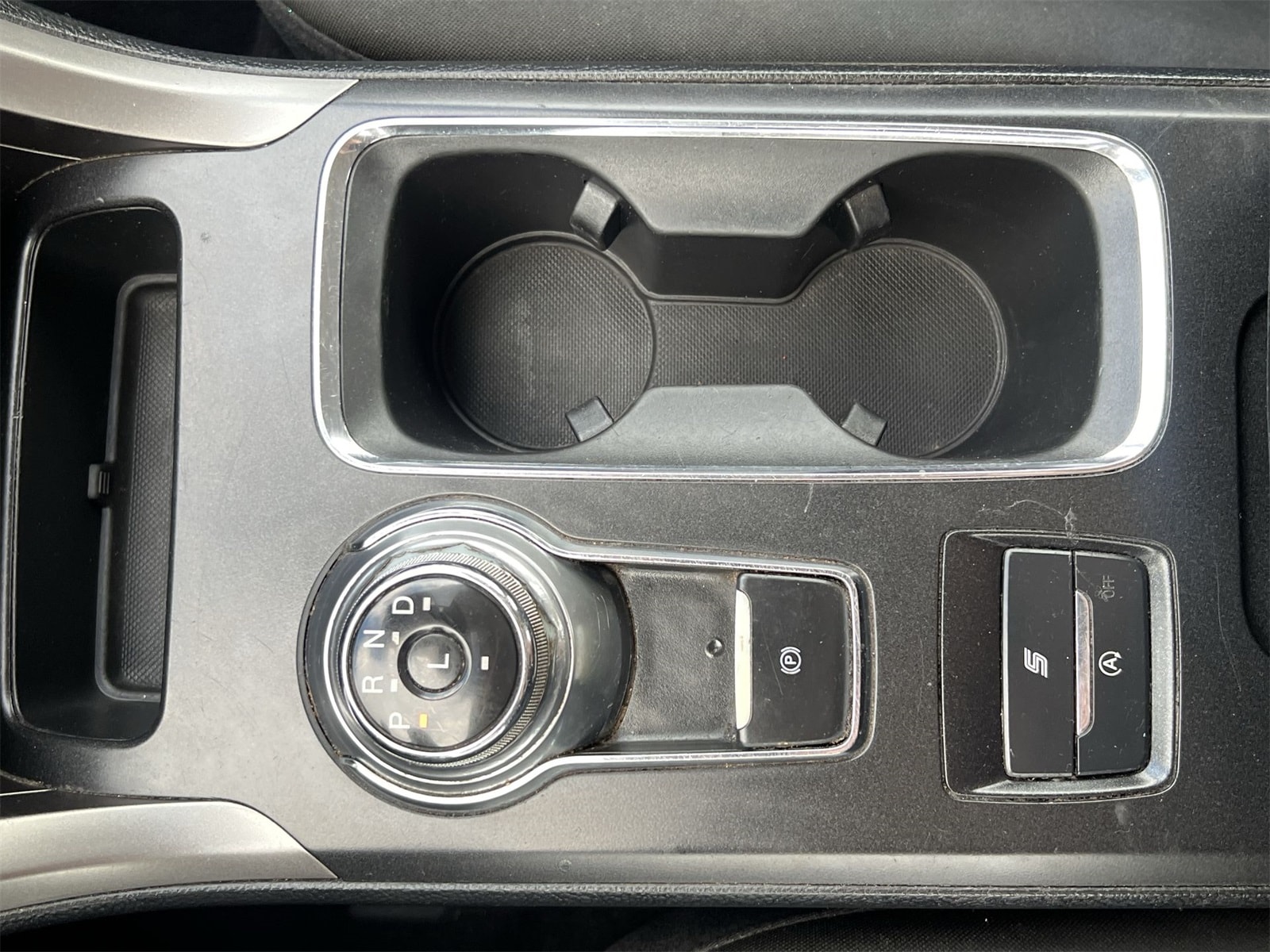 Thumbnail: 2020 Ford Fusion - 32