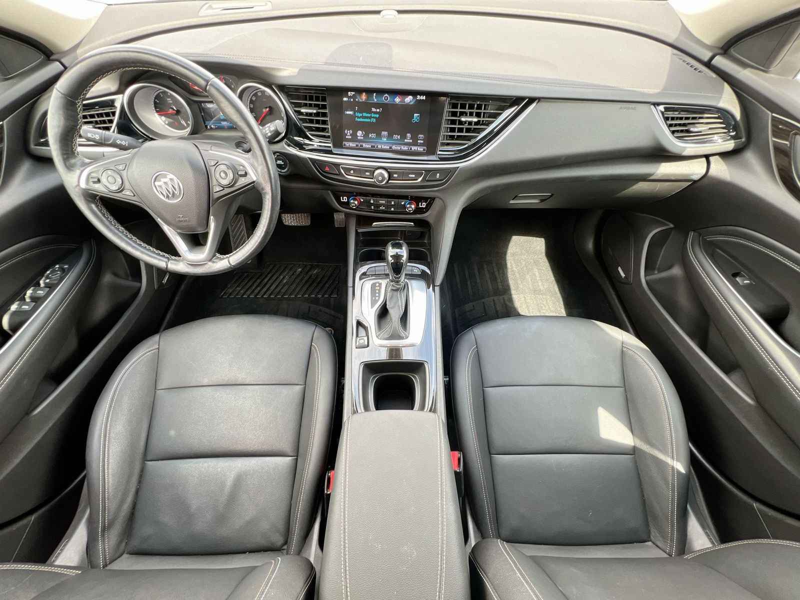 Thumbnail: 2018 Buick Regal - 15