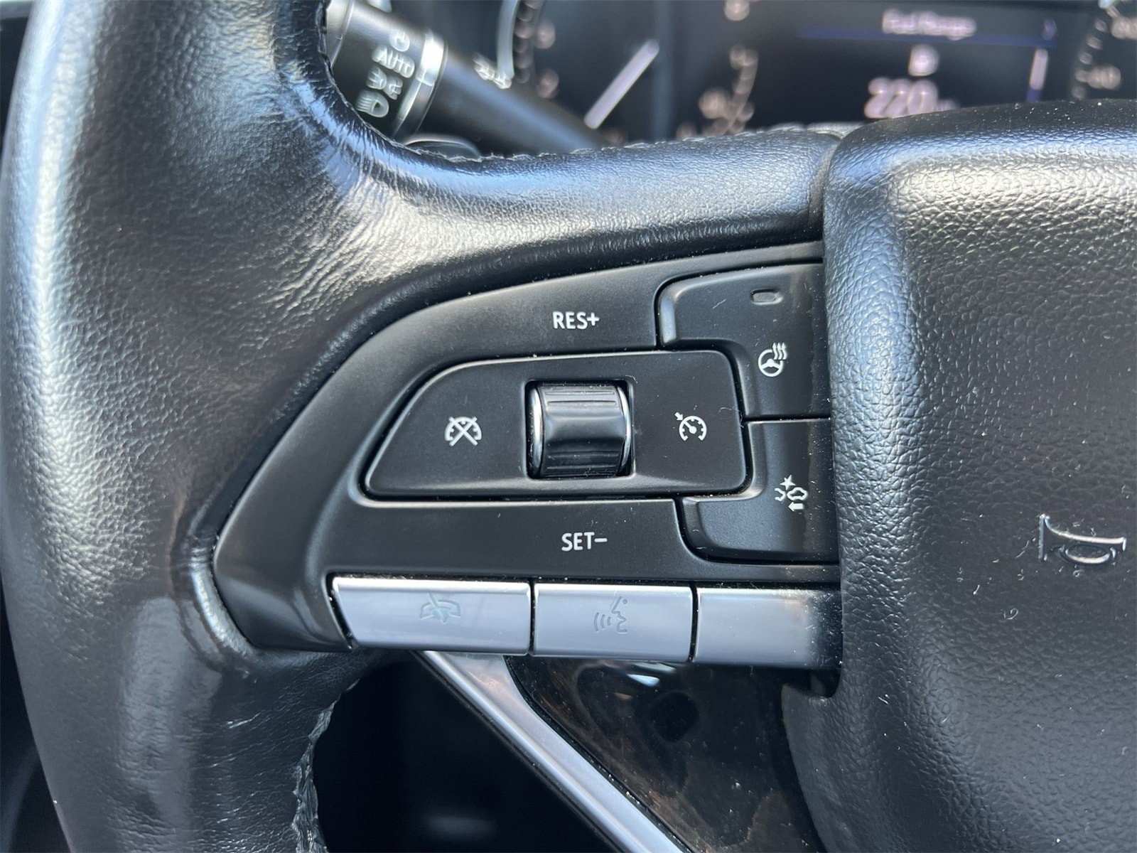 Thumbnail: 2022 Cadillac XT6 - 24