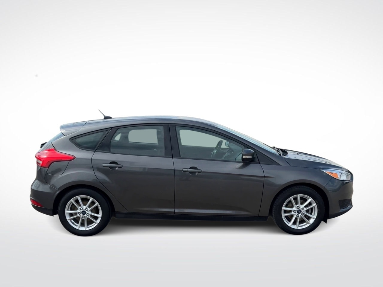 Thumbnail: 2015 Ford Focus - 9